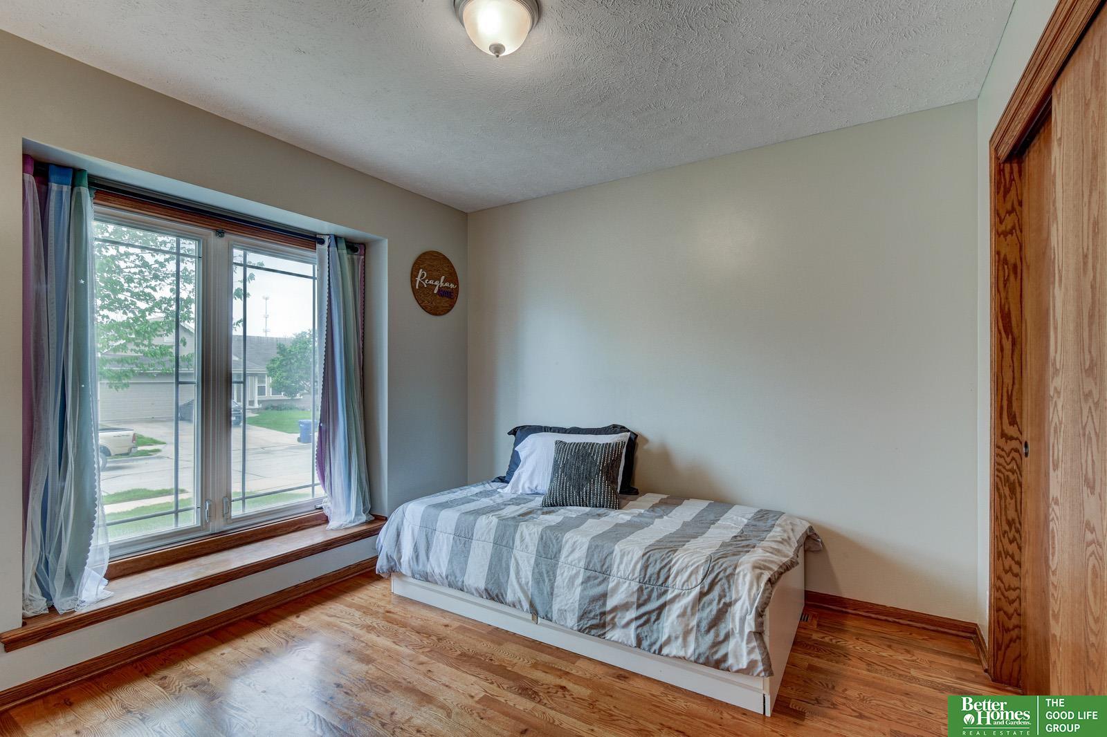 718 Cedar View Circle