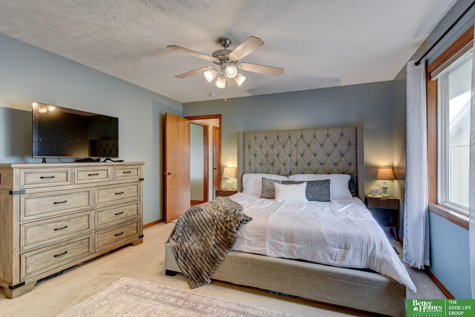 718 Cedar View Circle