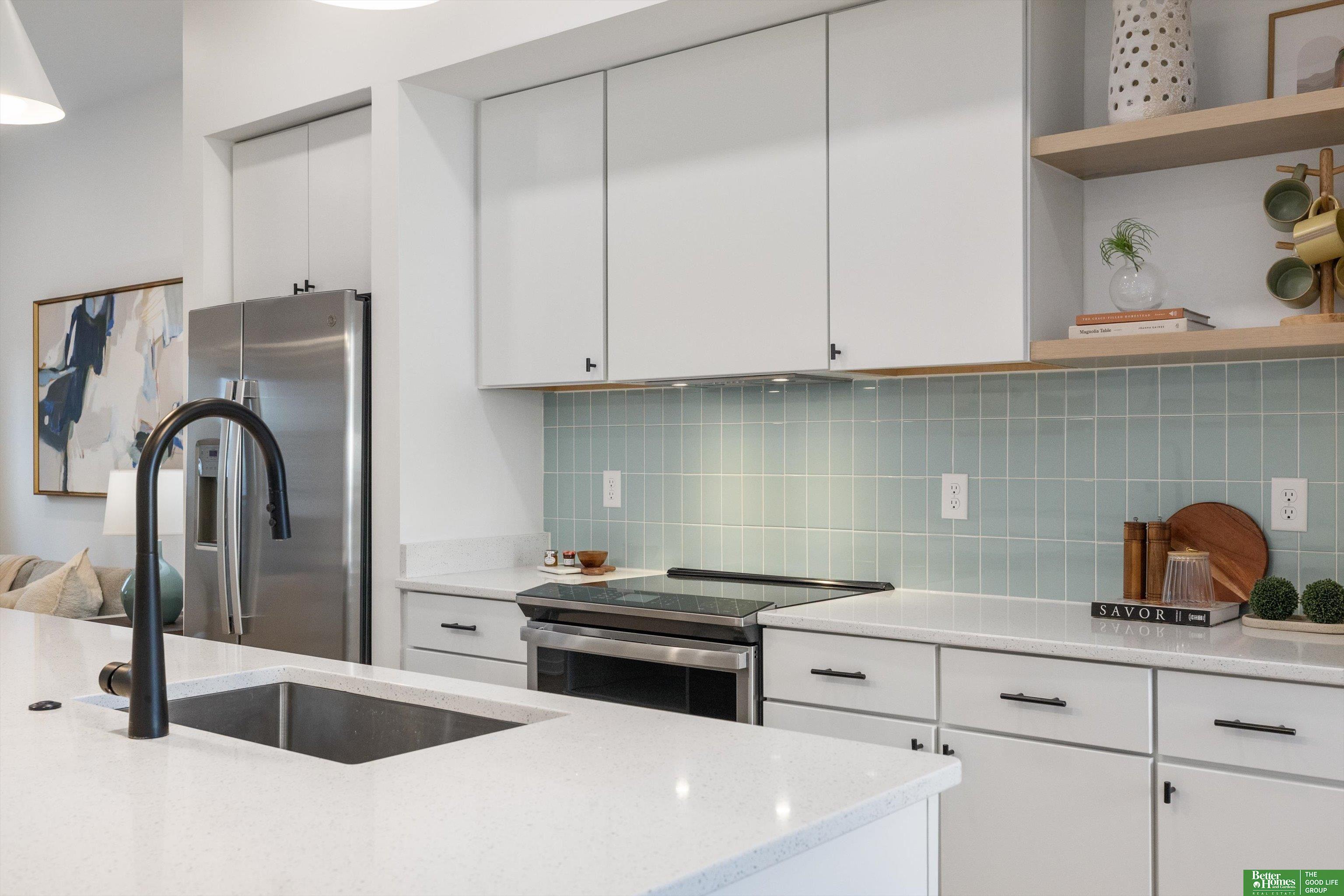 5321 Elmwood Plaza