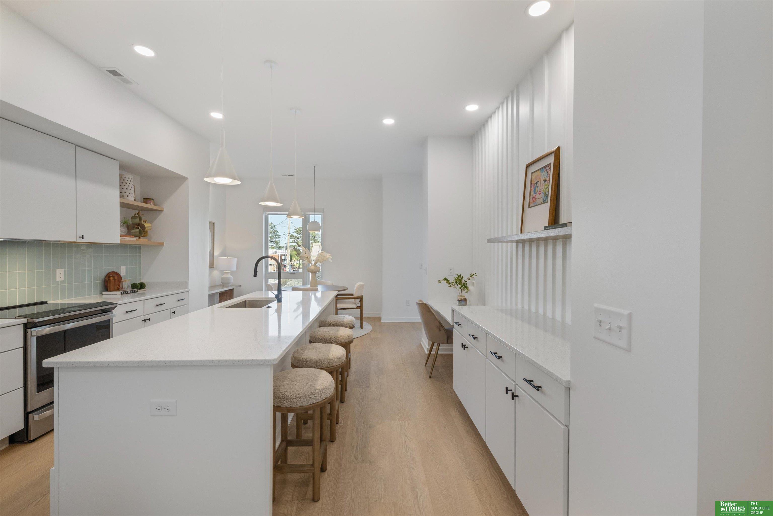 5321 Elmwood Plaza