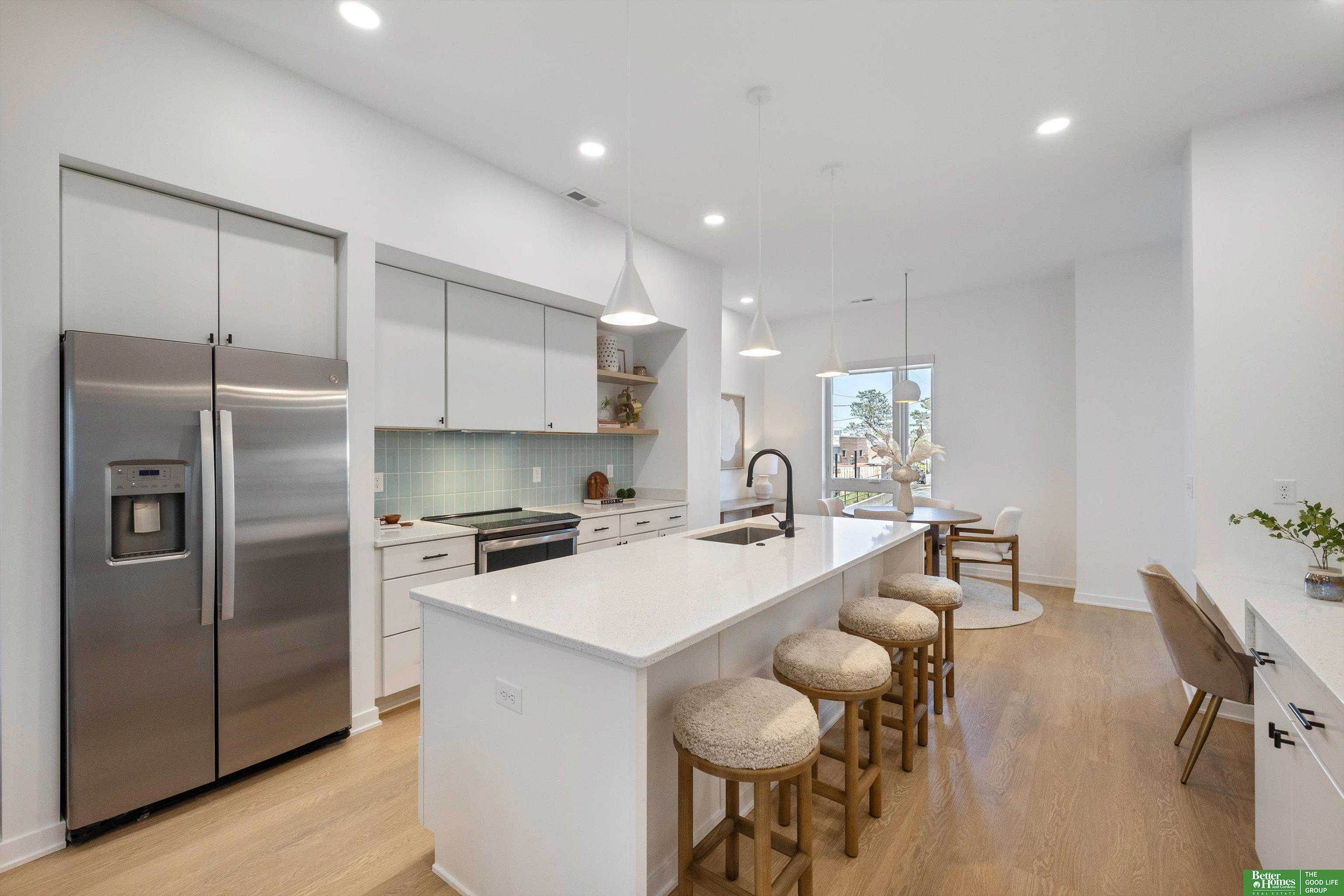 5321 Elmwood Plaza