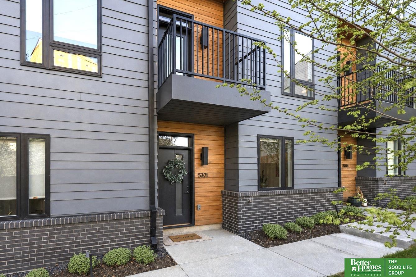 5321 Elmwood Plaza