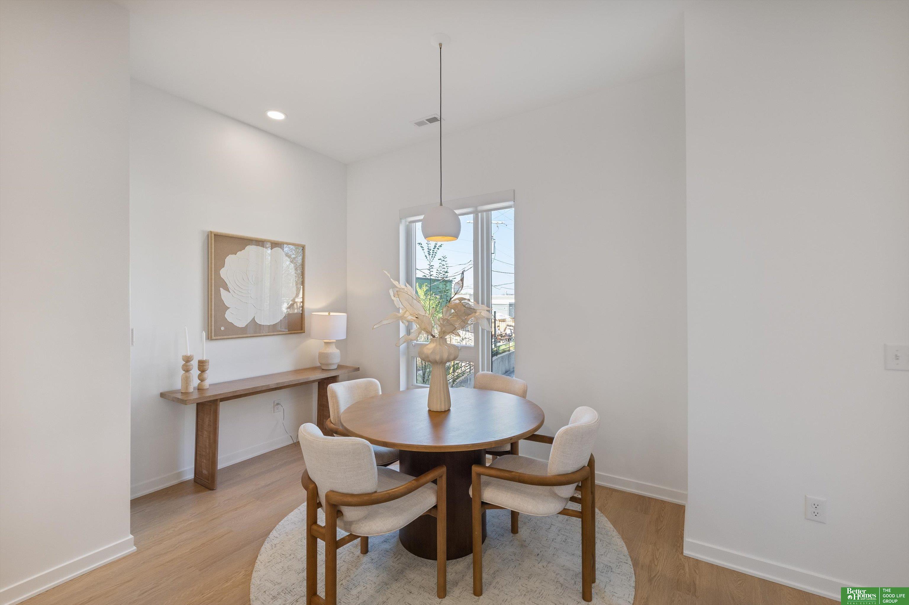 5321 Elmwood Plaza