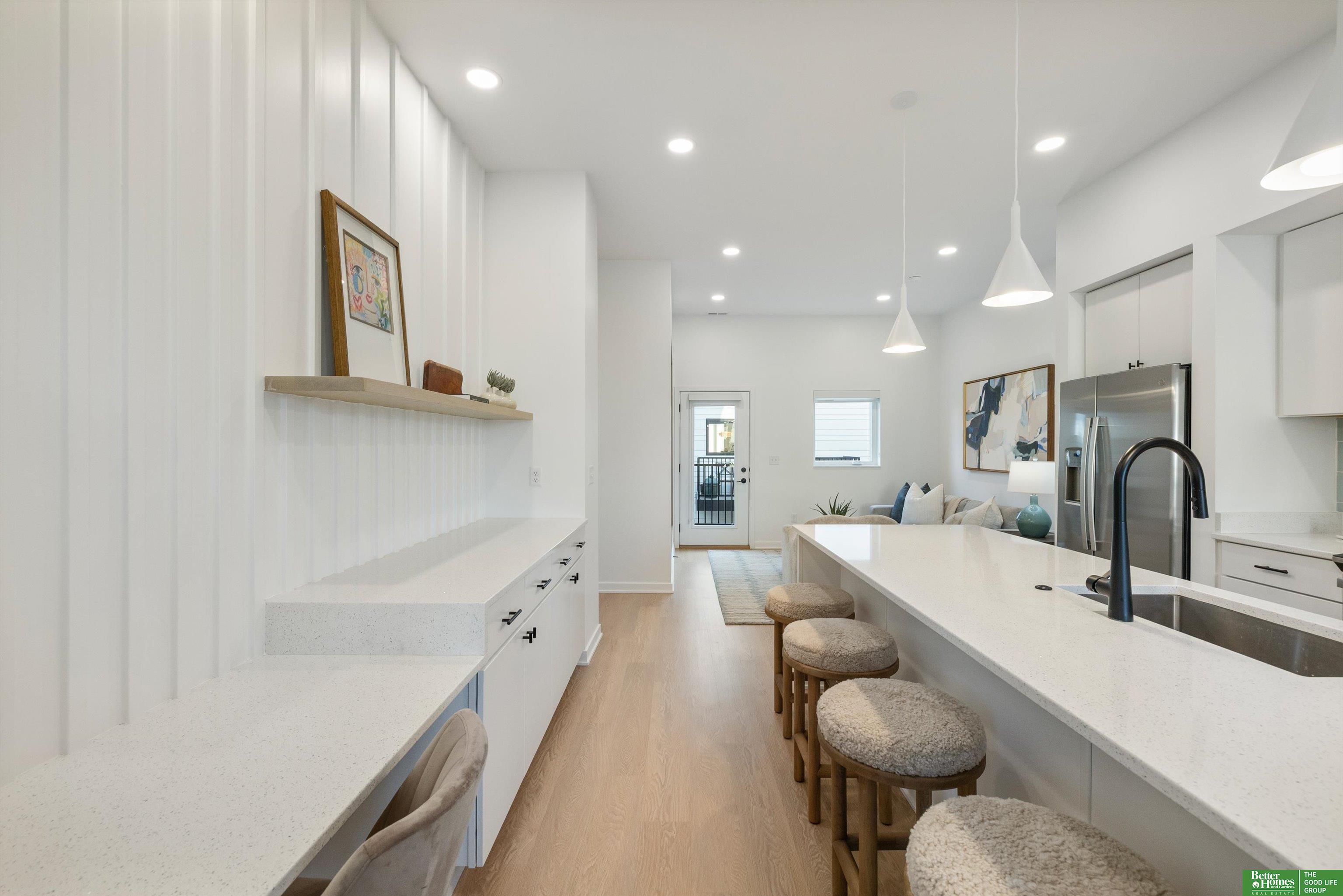 5321 Elmwood Plaza
