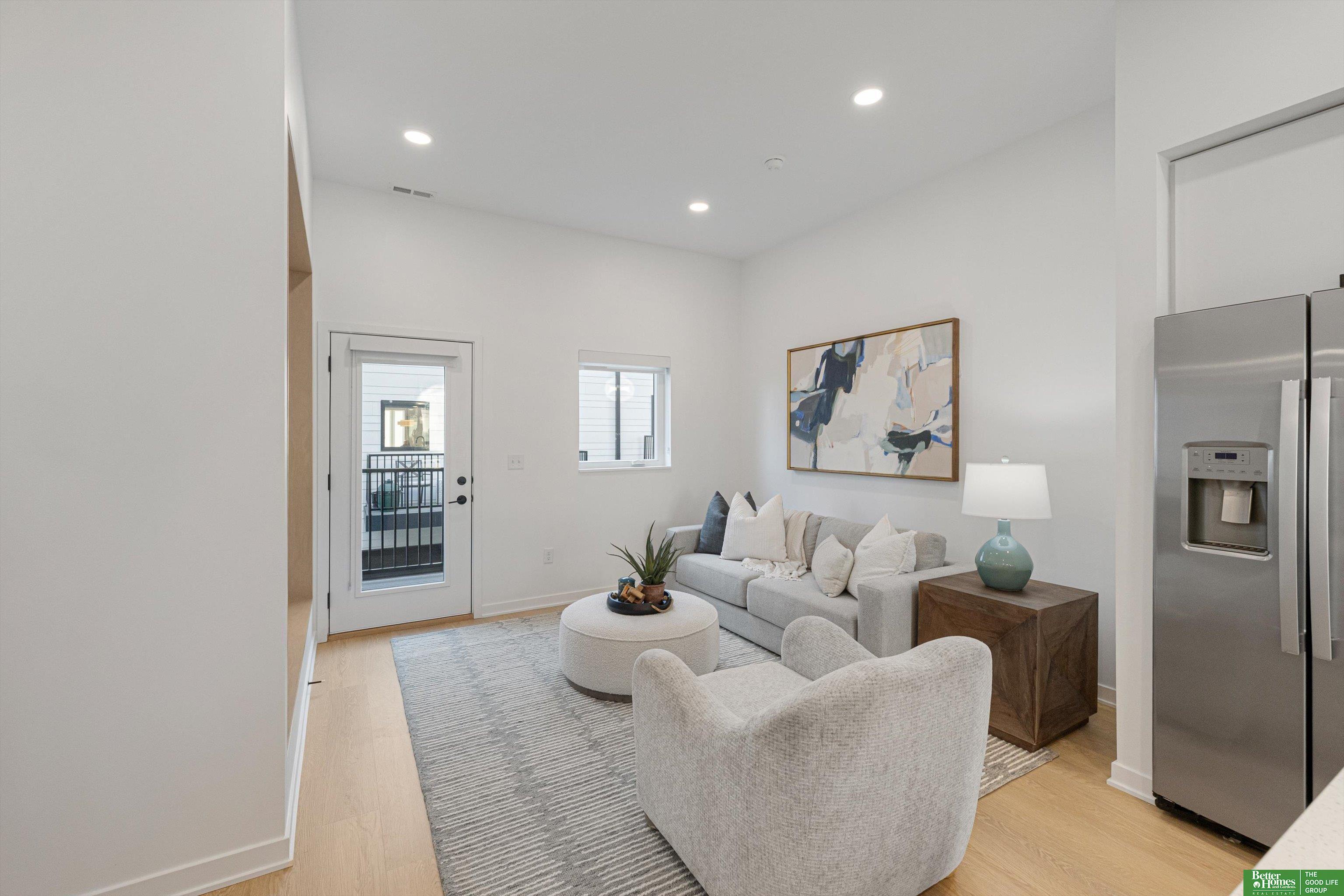 5321 Elmwood Plaza