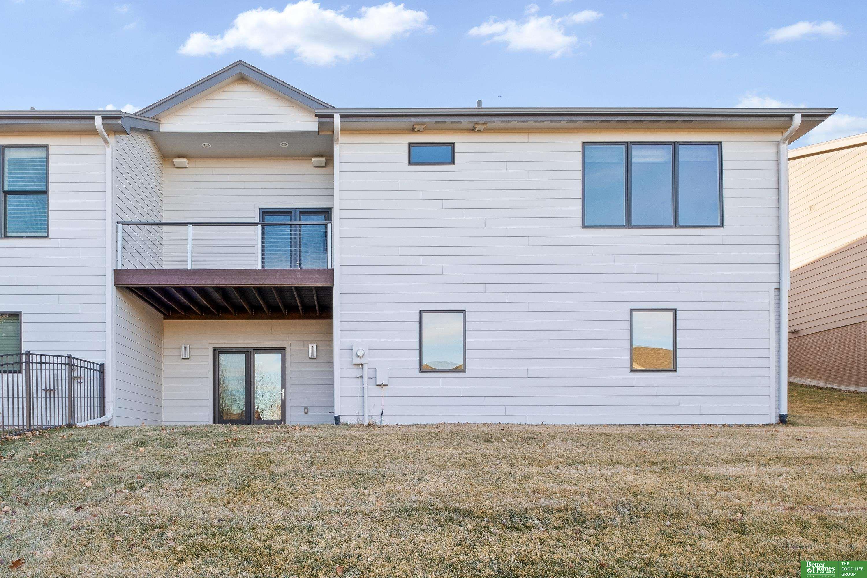 5811 N 159th Street