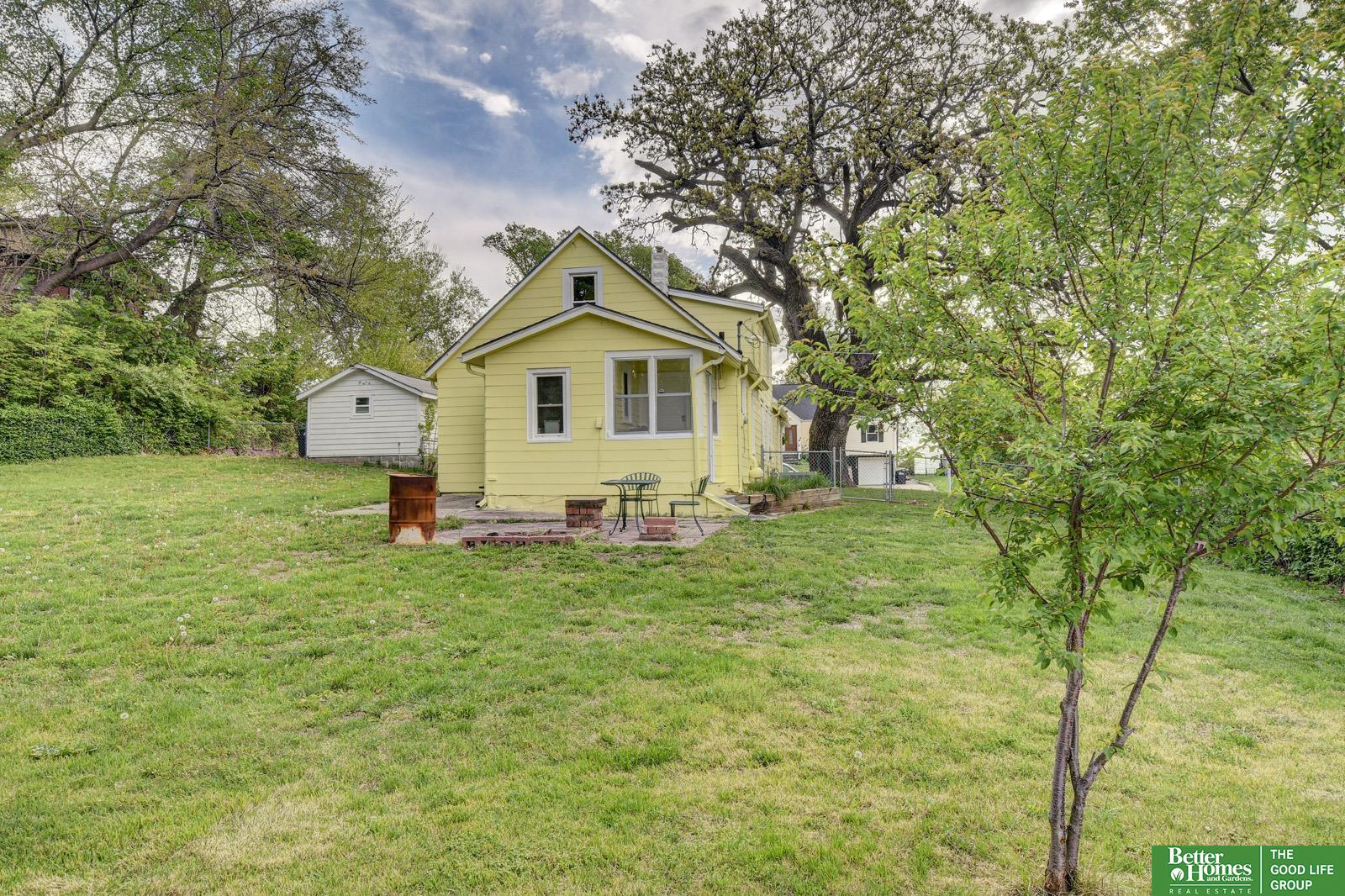 9424 N 30 Street