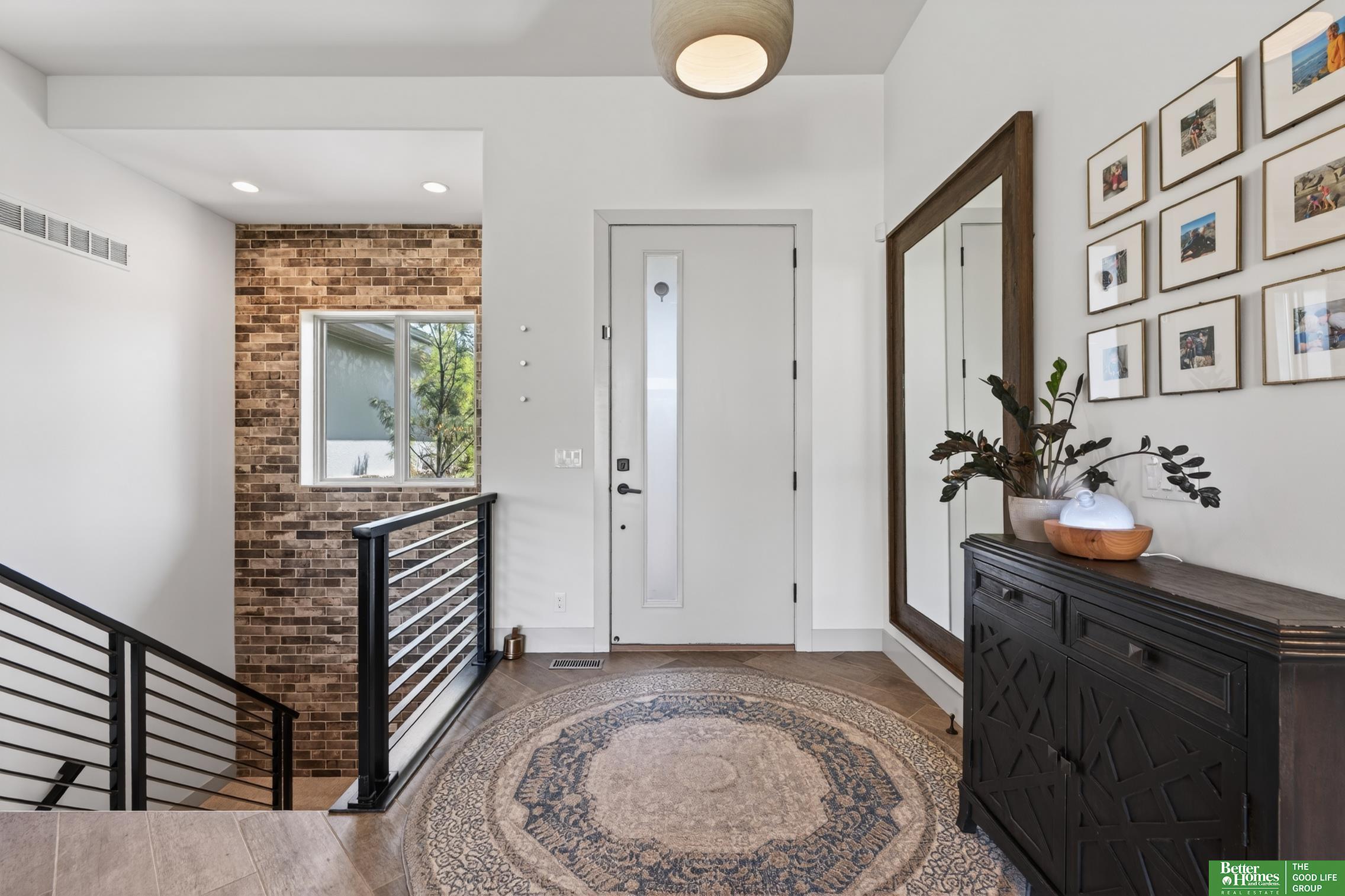 2402 N 179 Street