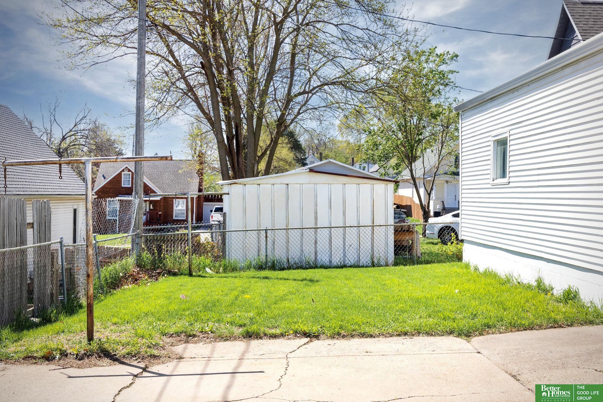 5713 S 38th Street