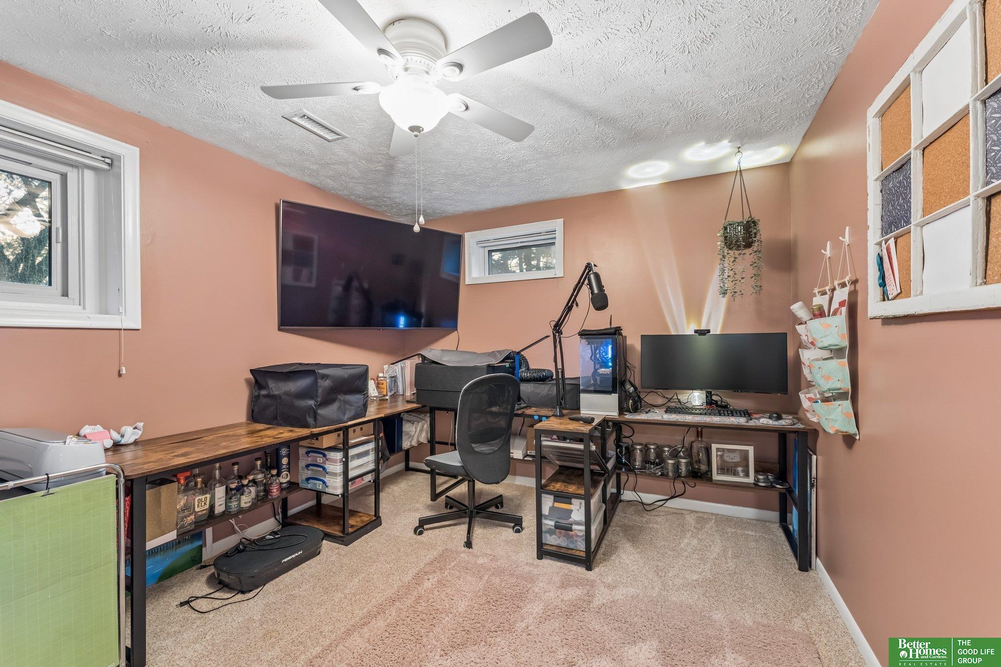 1218 N 145 Plaza