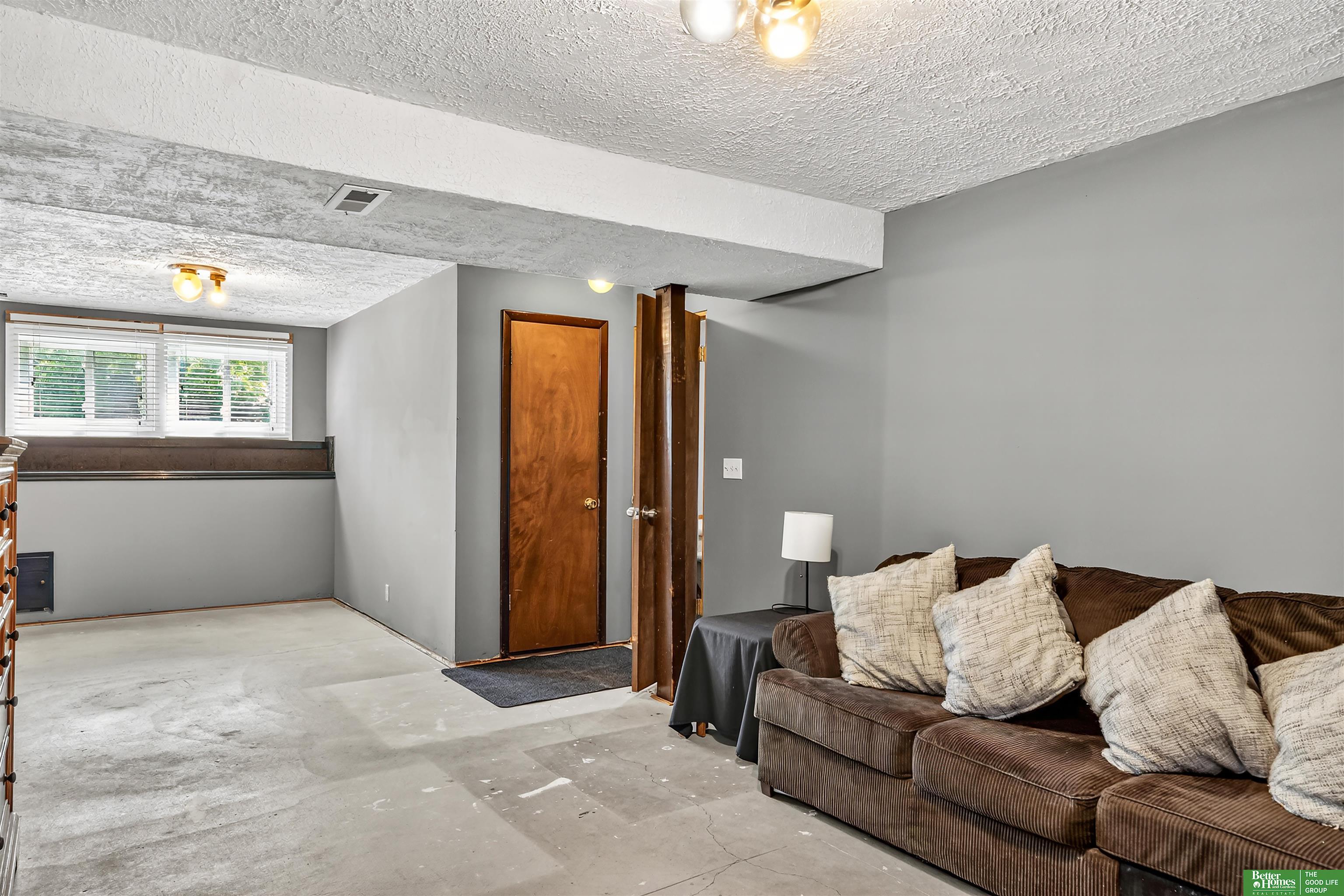 2612 Ponderosa Drive