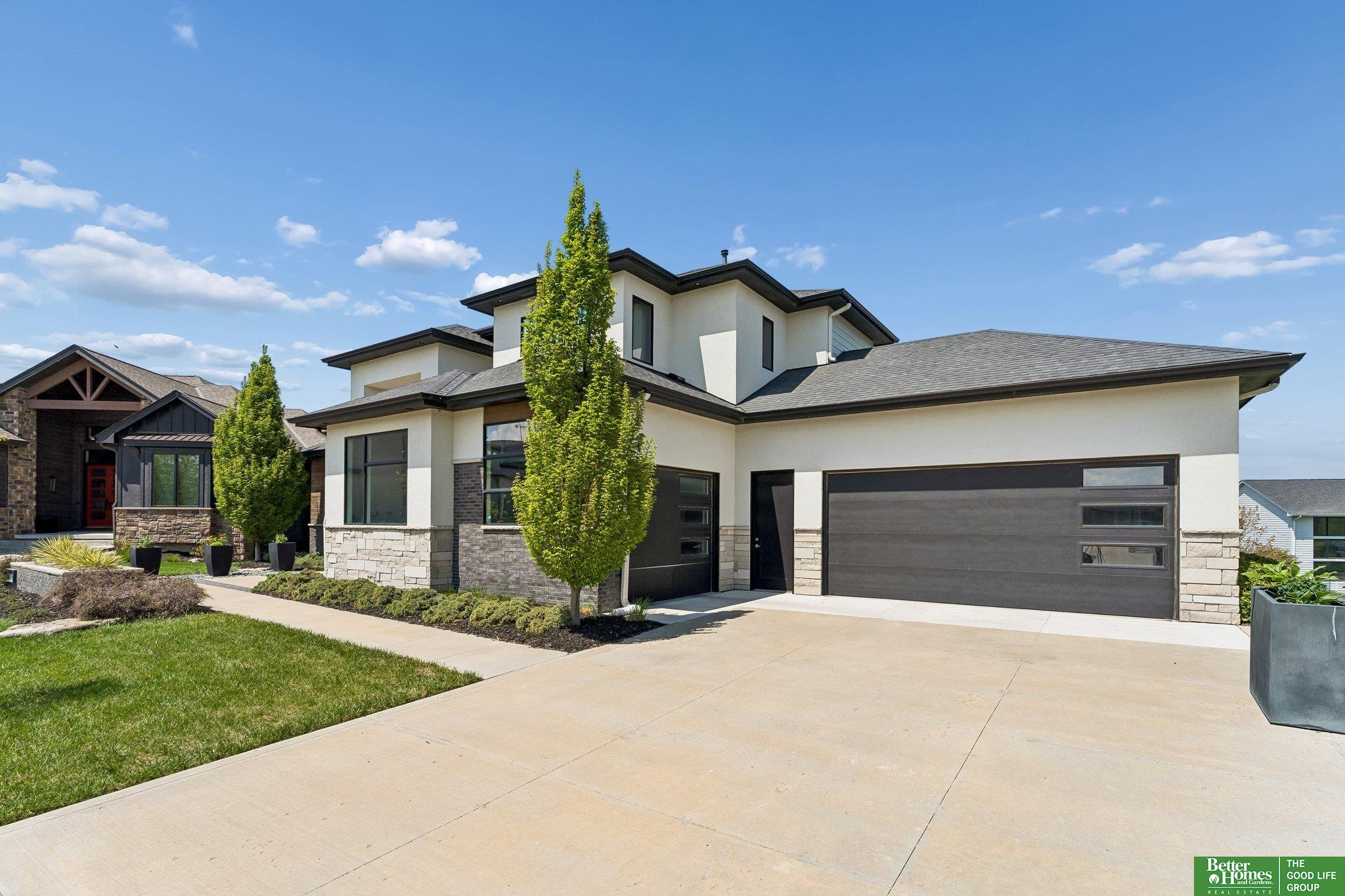10208 S 183rd Avenue Circle