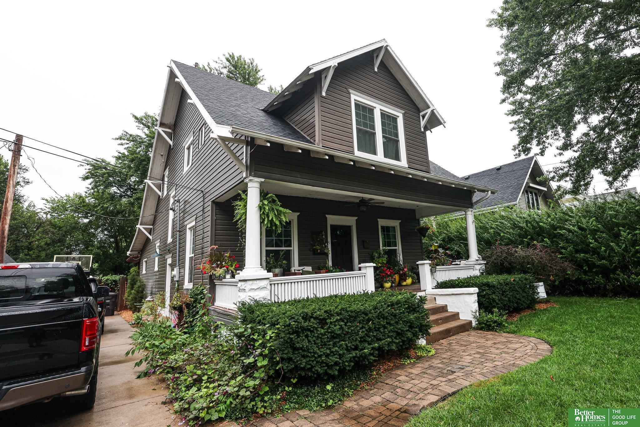 641 E 9th Street