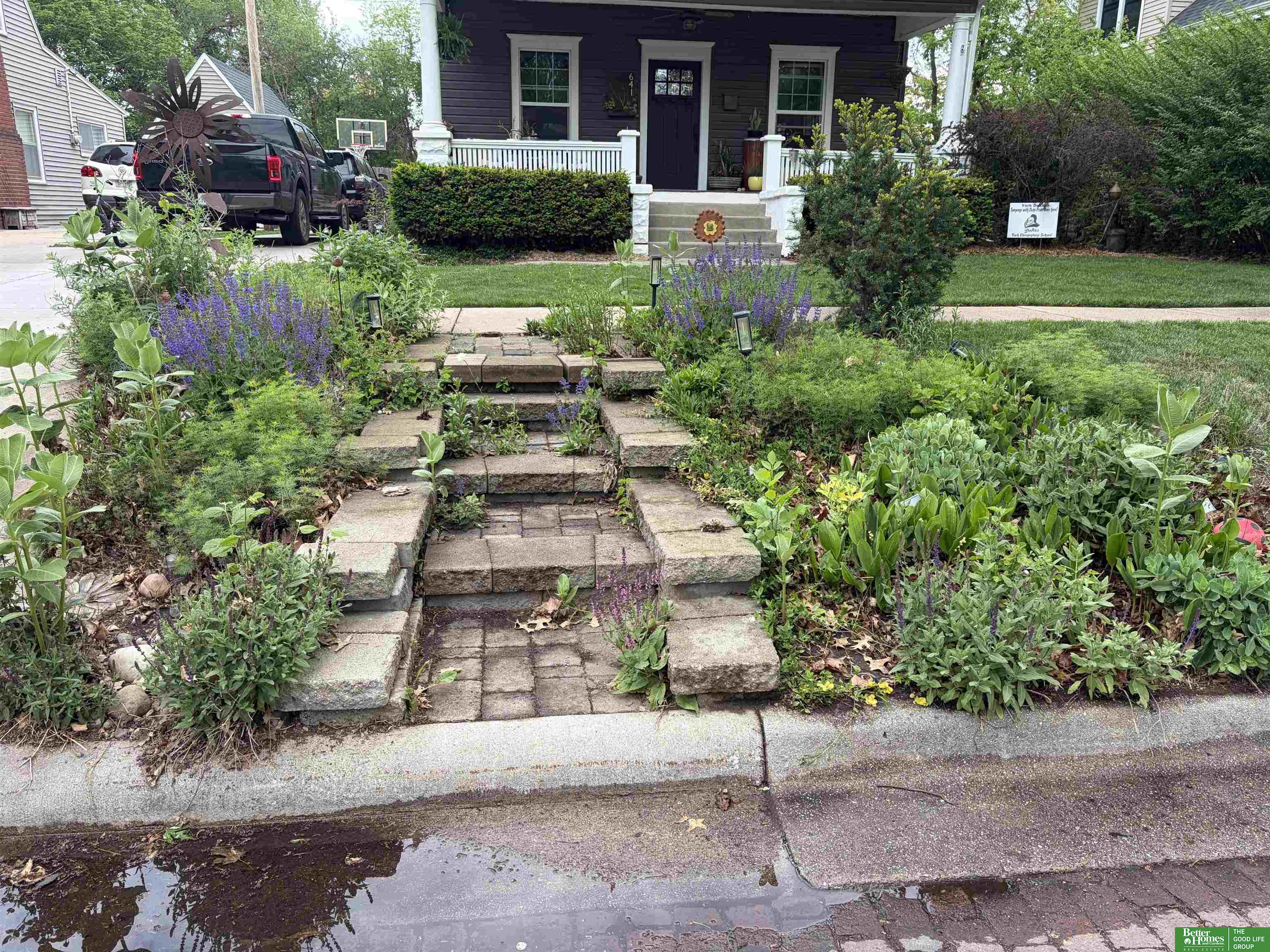 641 E 9th Street
