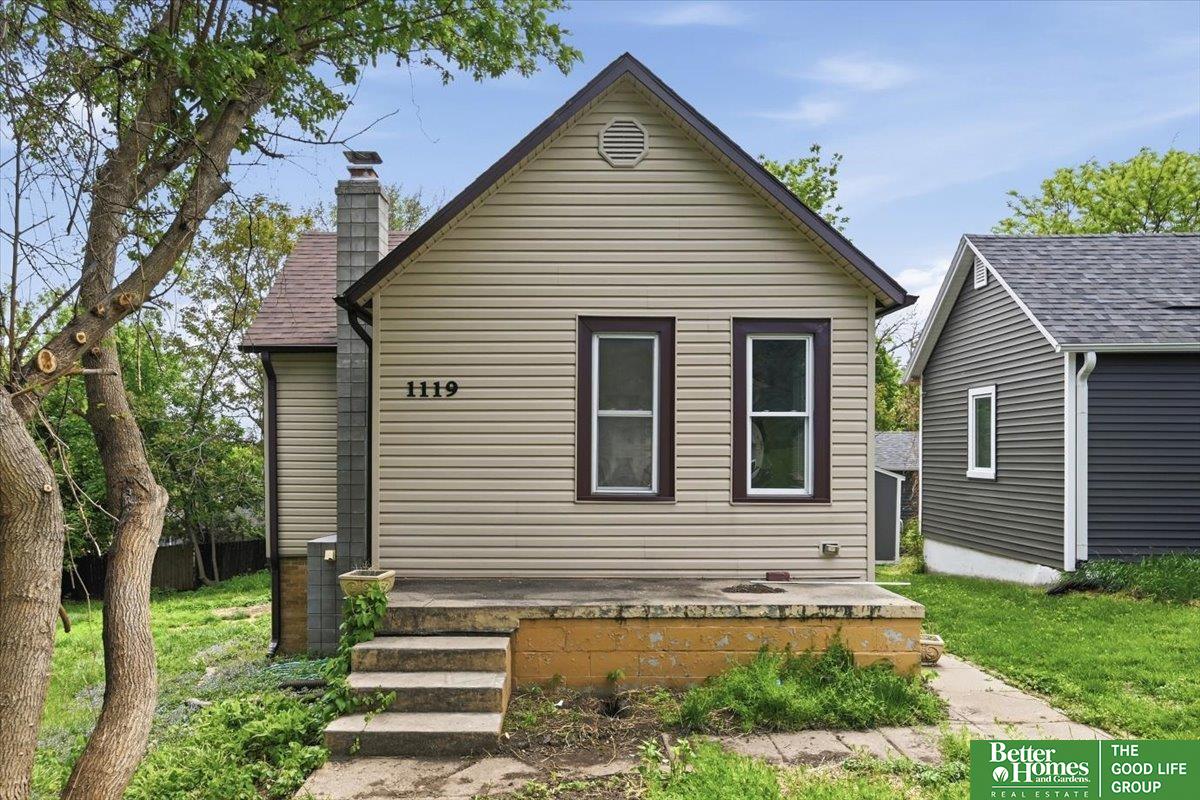1119 ARTHUR Street