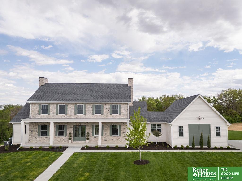 22569 Crestline Circle