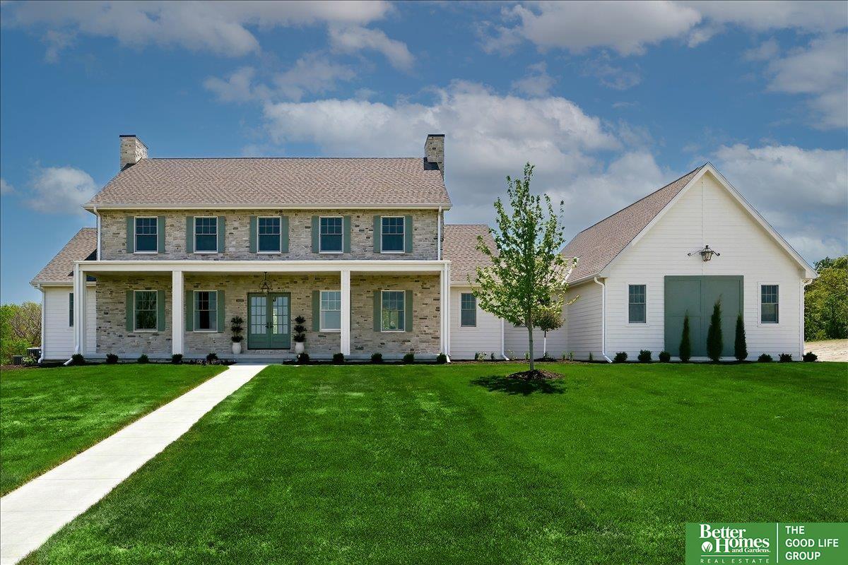 22569 Crestline Circle