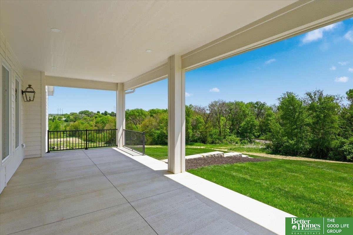 22569 Crestline Circle