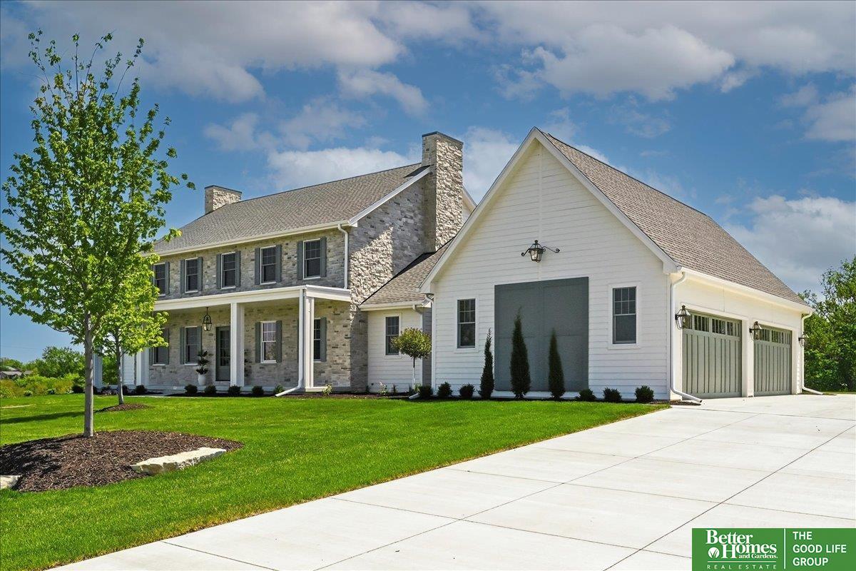 22569 Crestline Circle