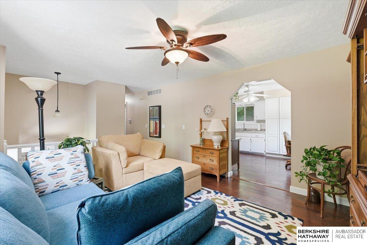 1123 Sandy Lane