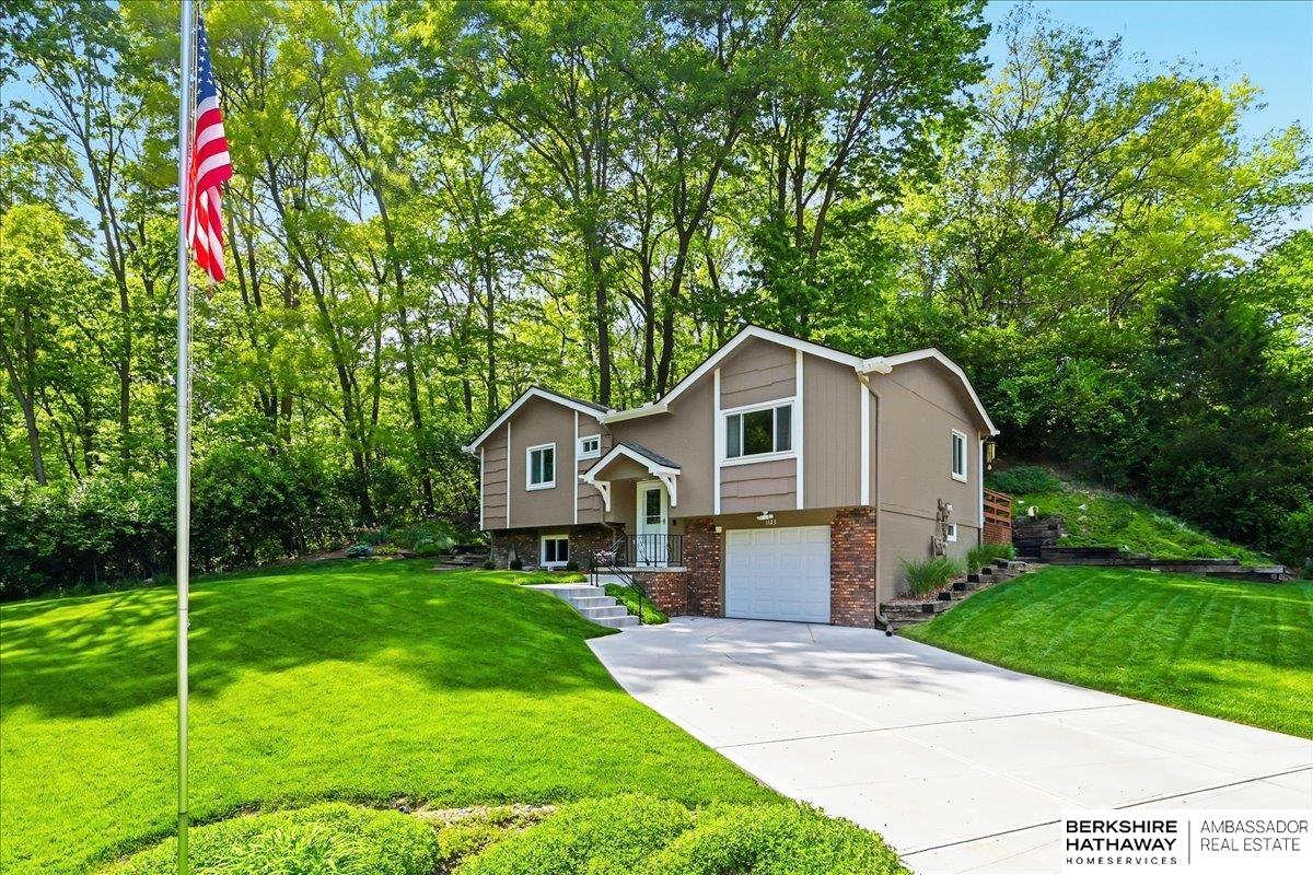 1123 Sandy Lane