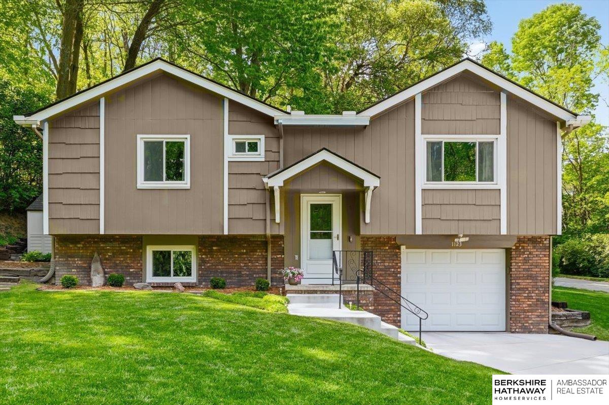 1123 Sandy Lane