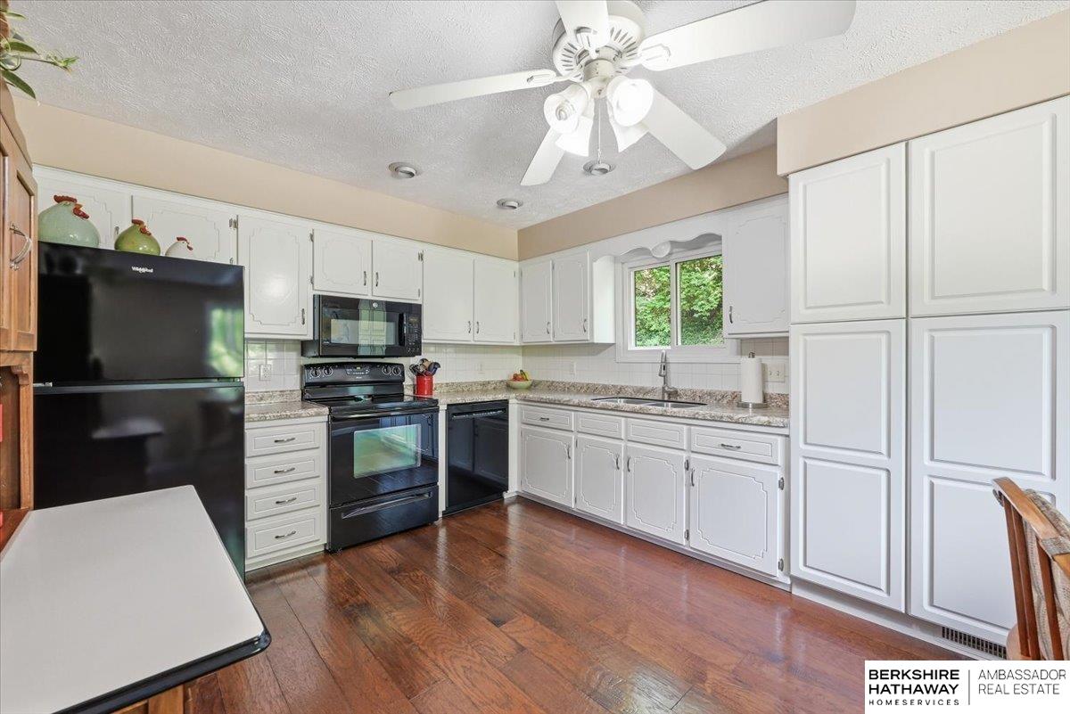 1123 Sandy Lane