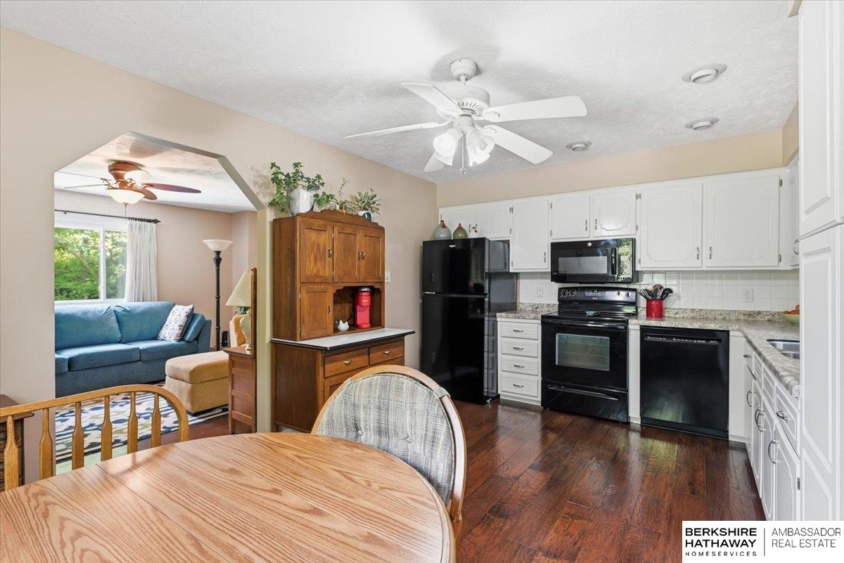 1123 Sandy Lane