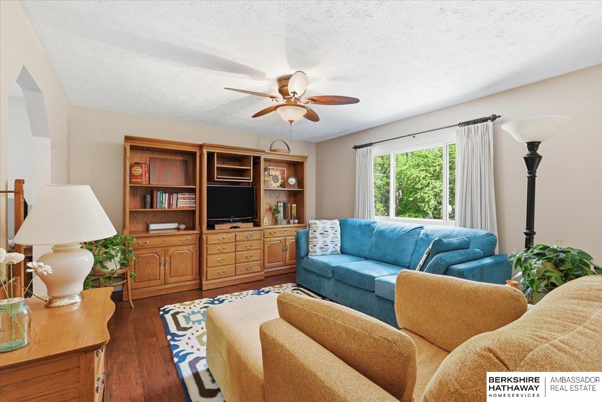 1123 Sandy Lane