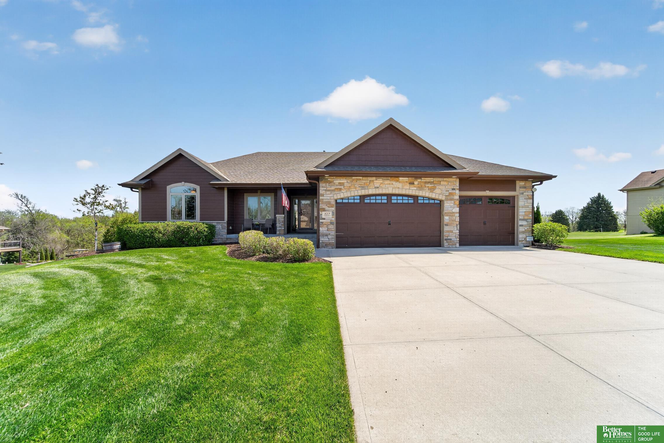 827 Wedgewood Court