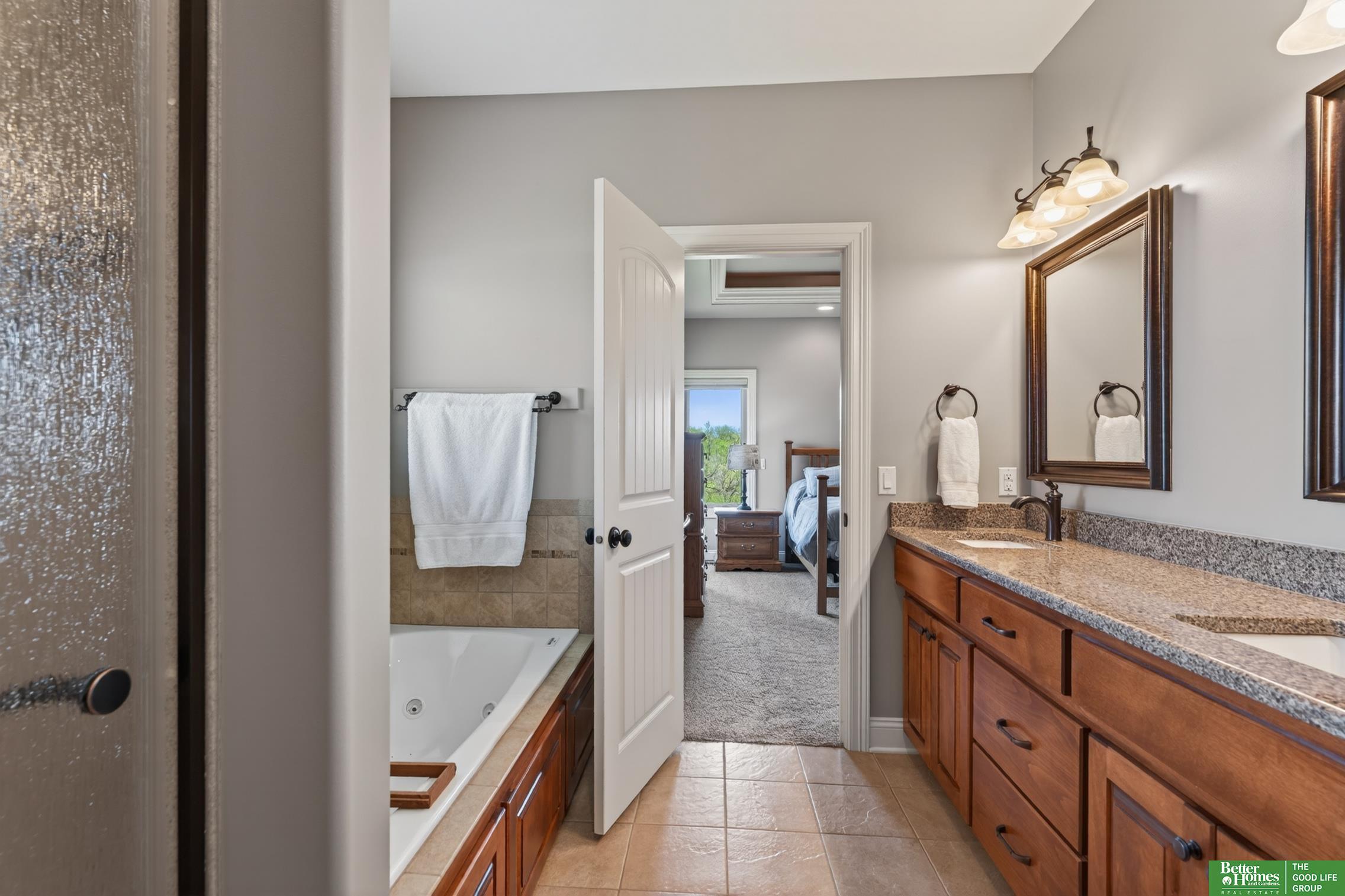 827 Wedgewood Court