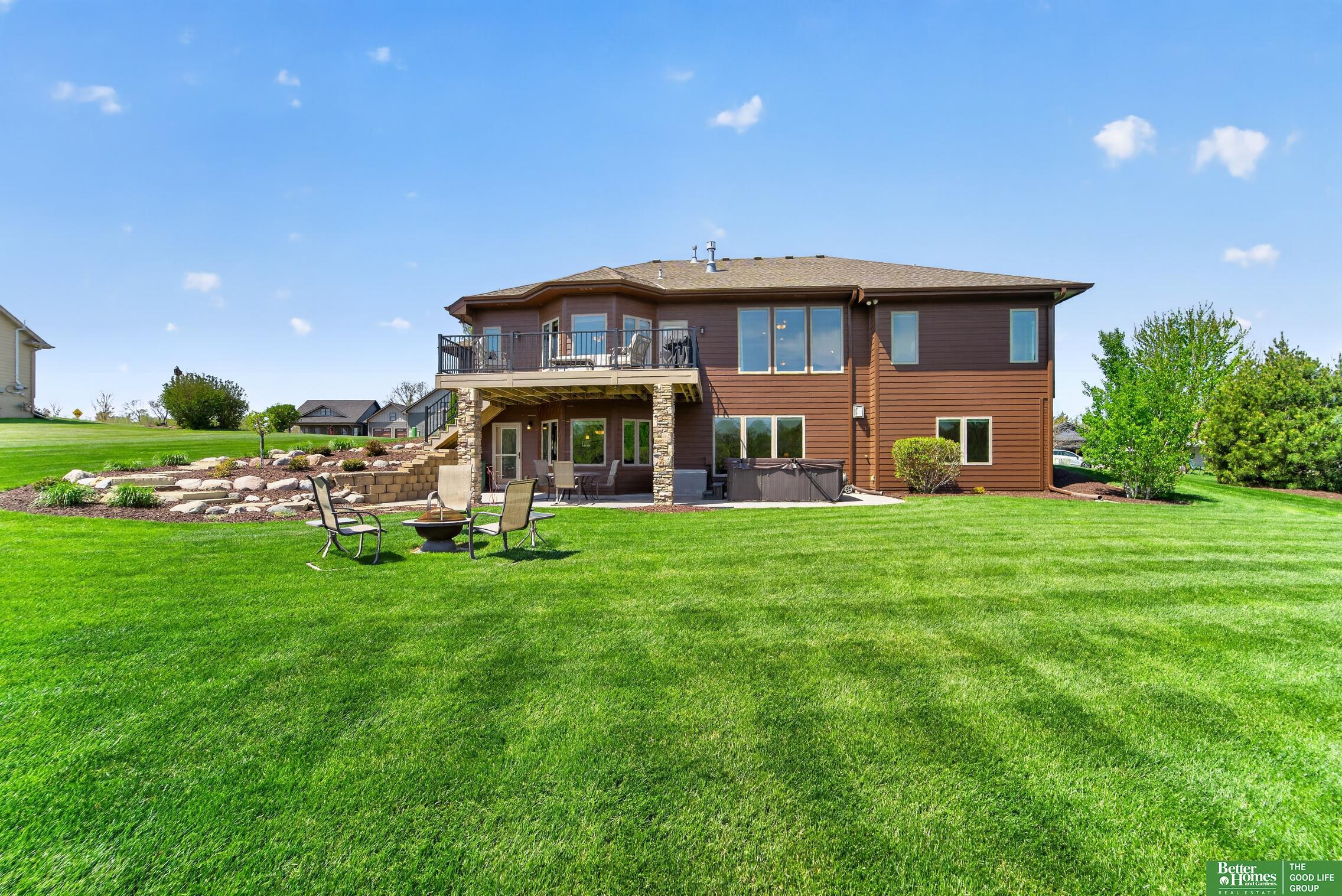 827 Wedgewood Court