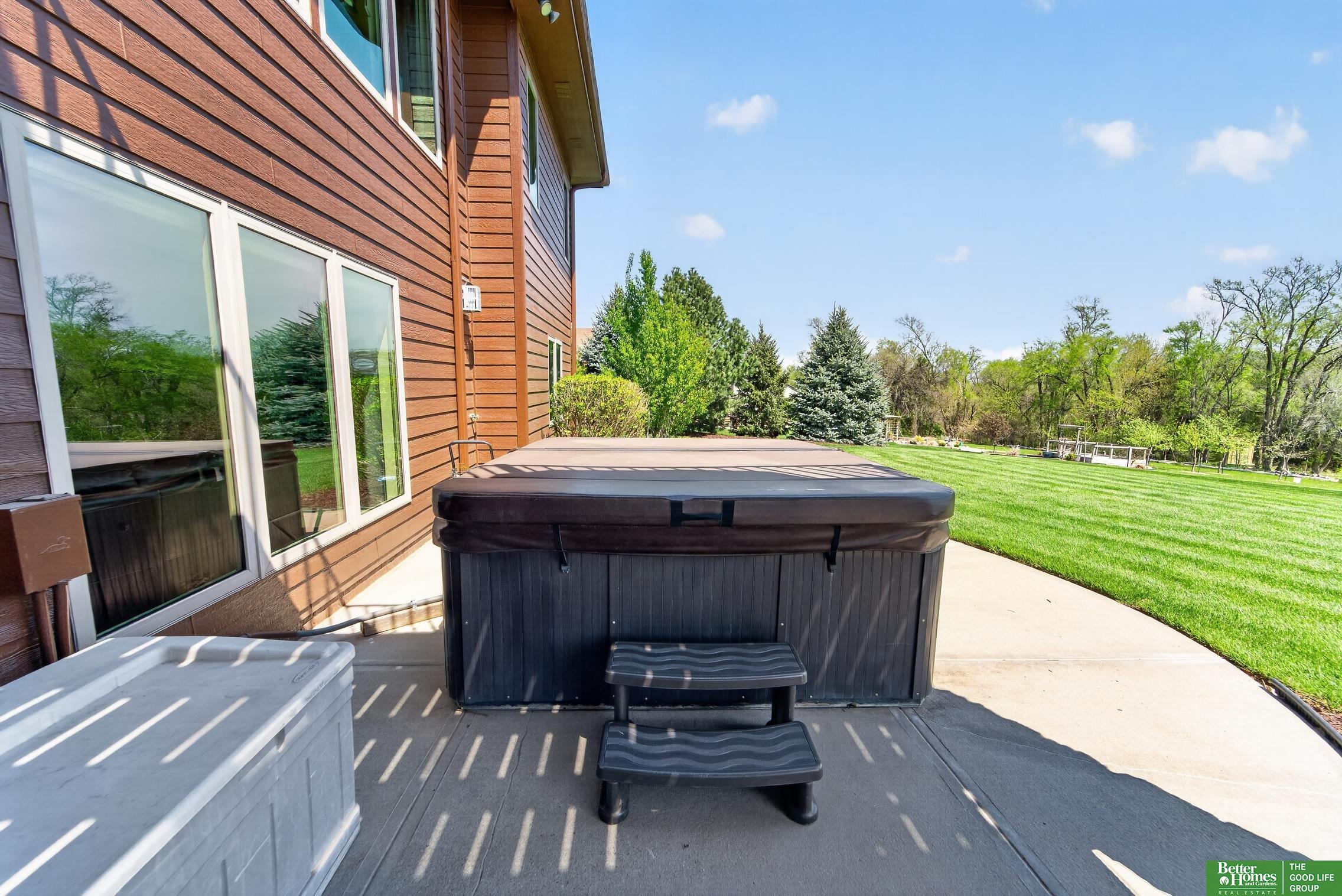 827 Wedgewood Court