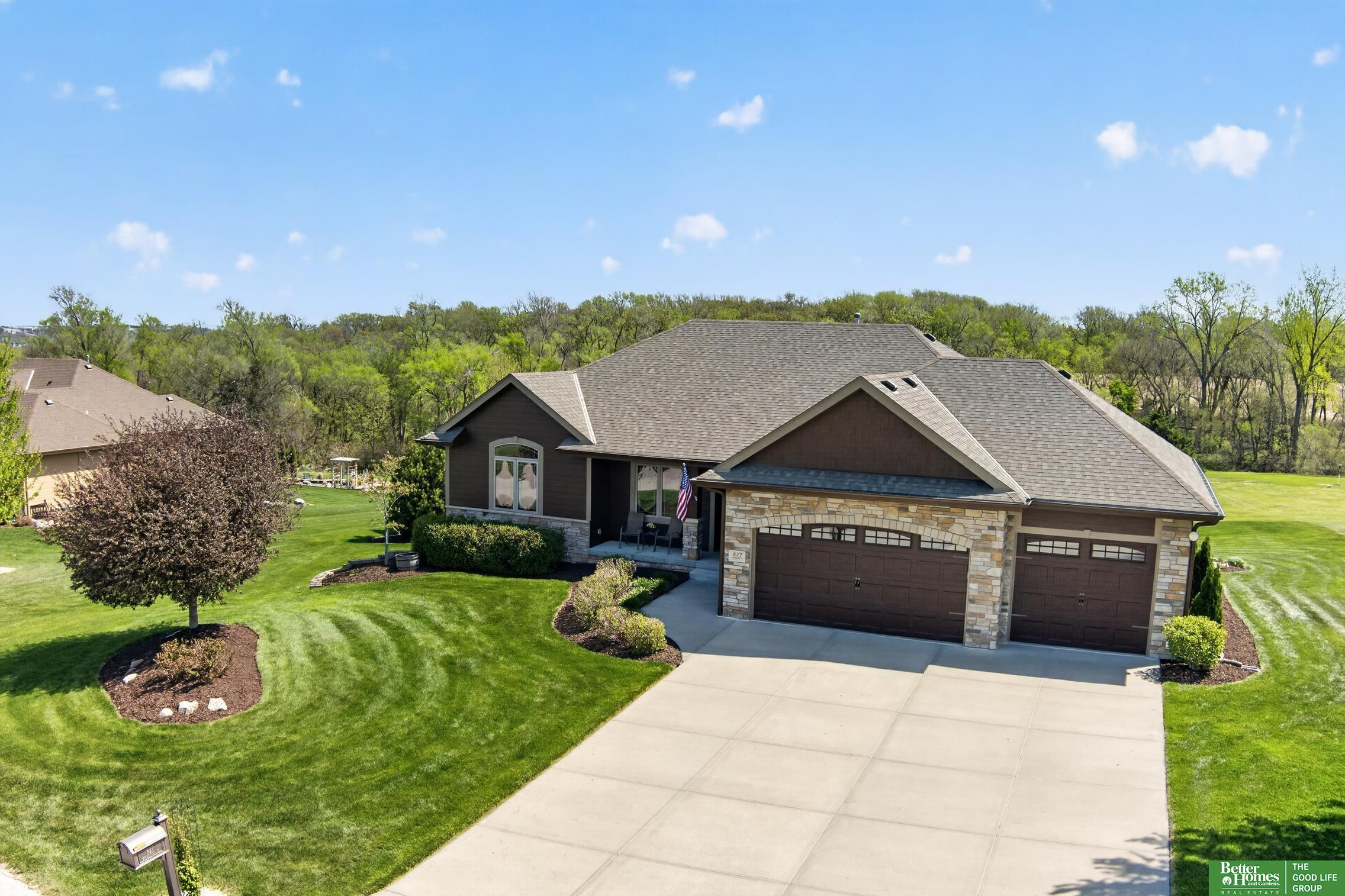 827 Wedgewood Court