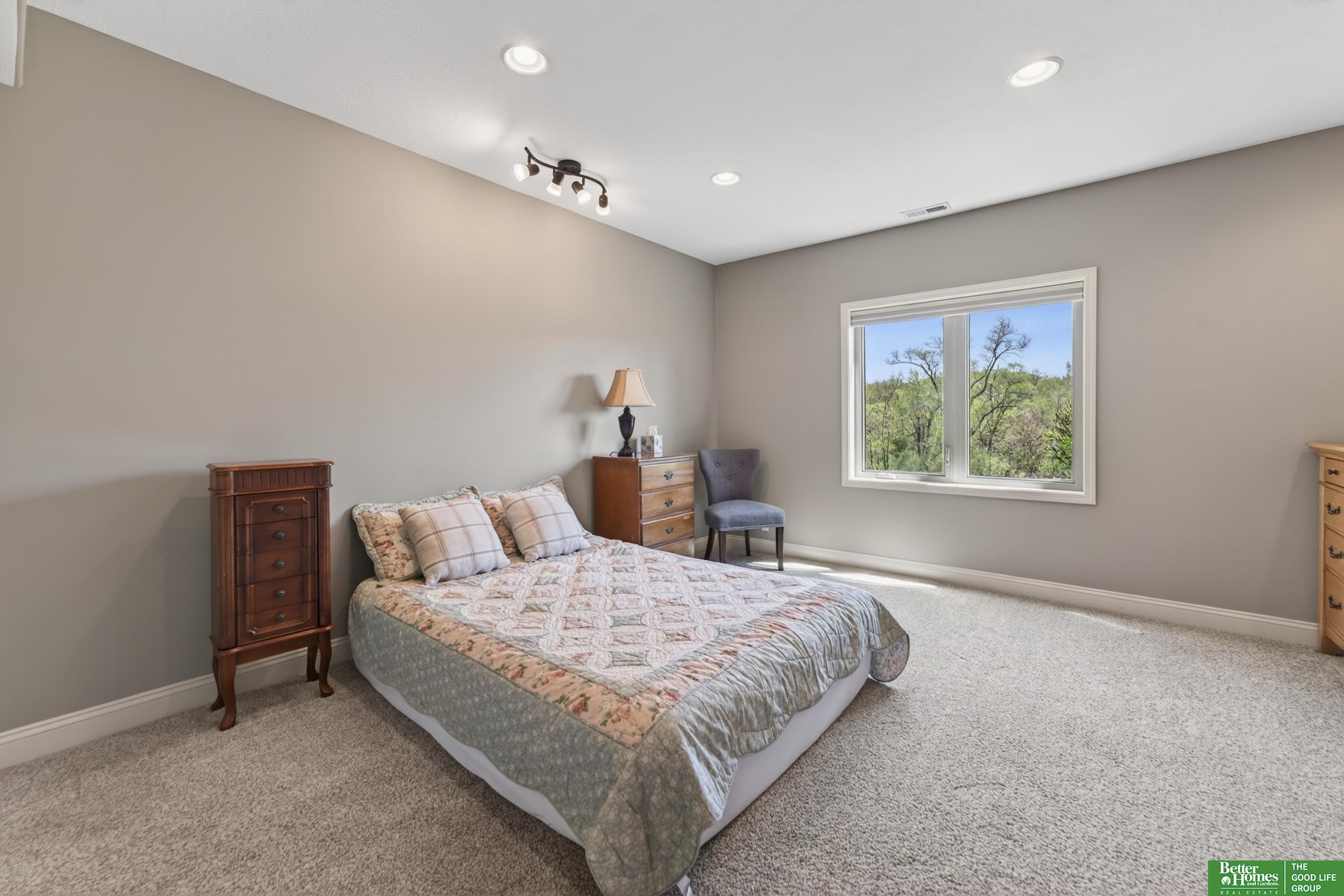 827 Wedgewood Court