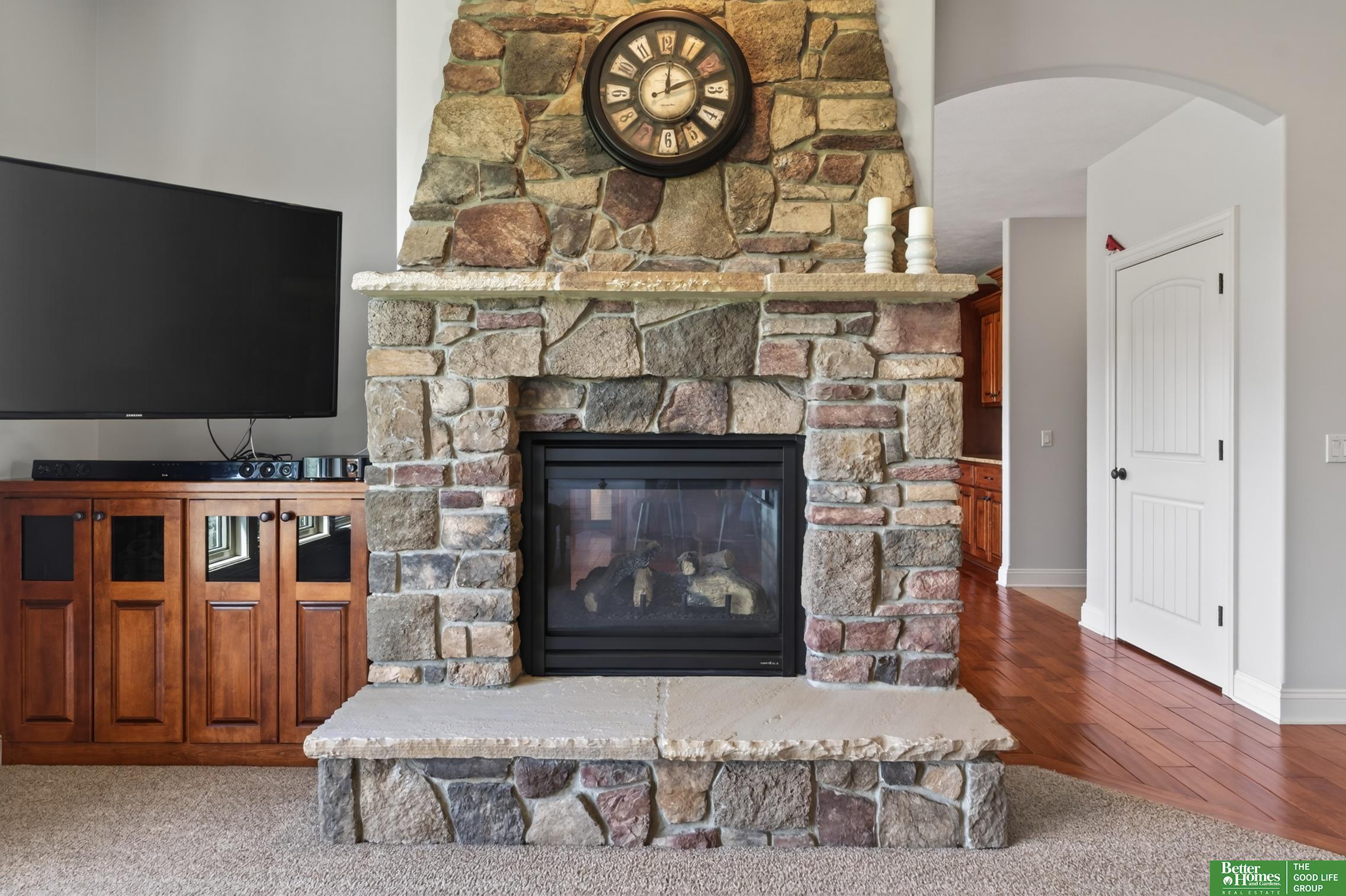 827 Wedgewood Court