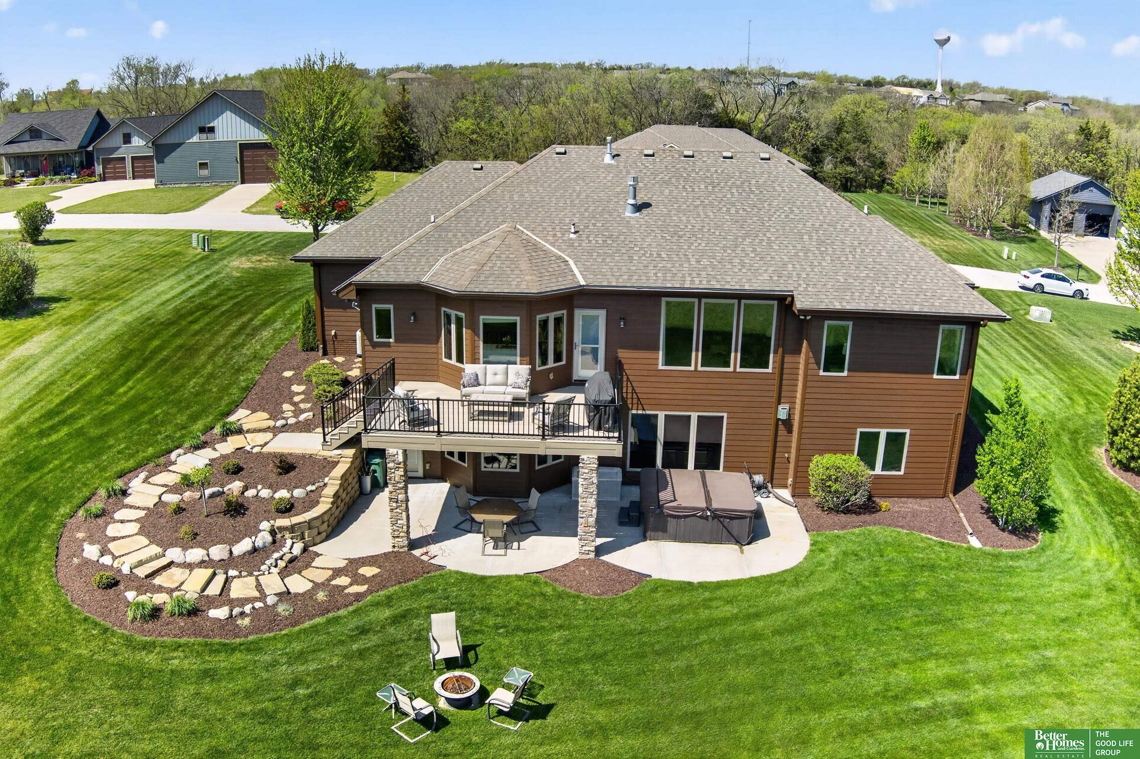 827 Wedgewood Court