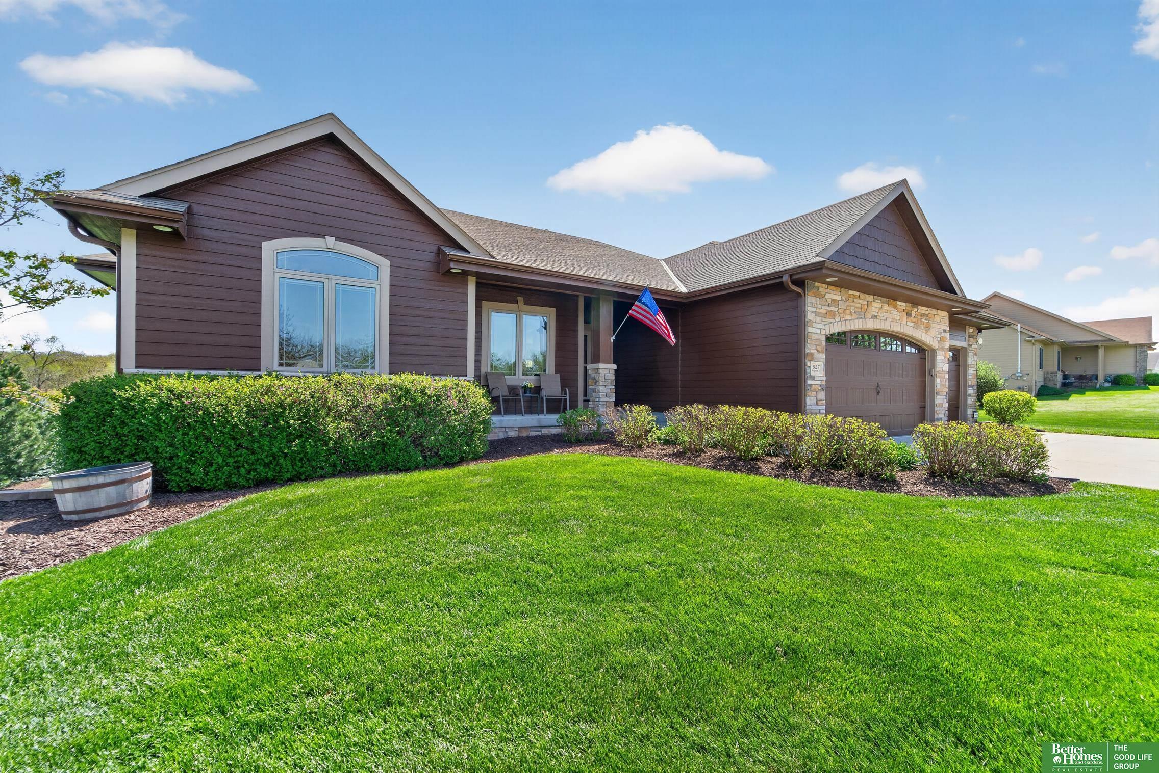 827 Wedgewood Court