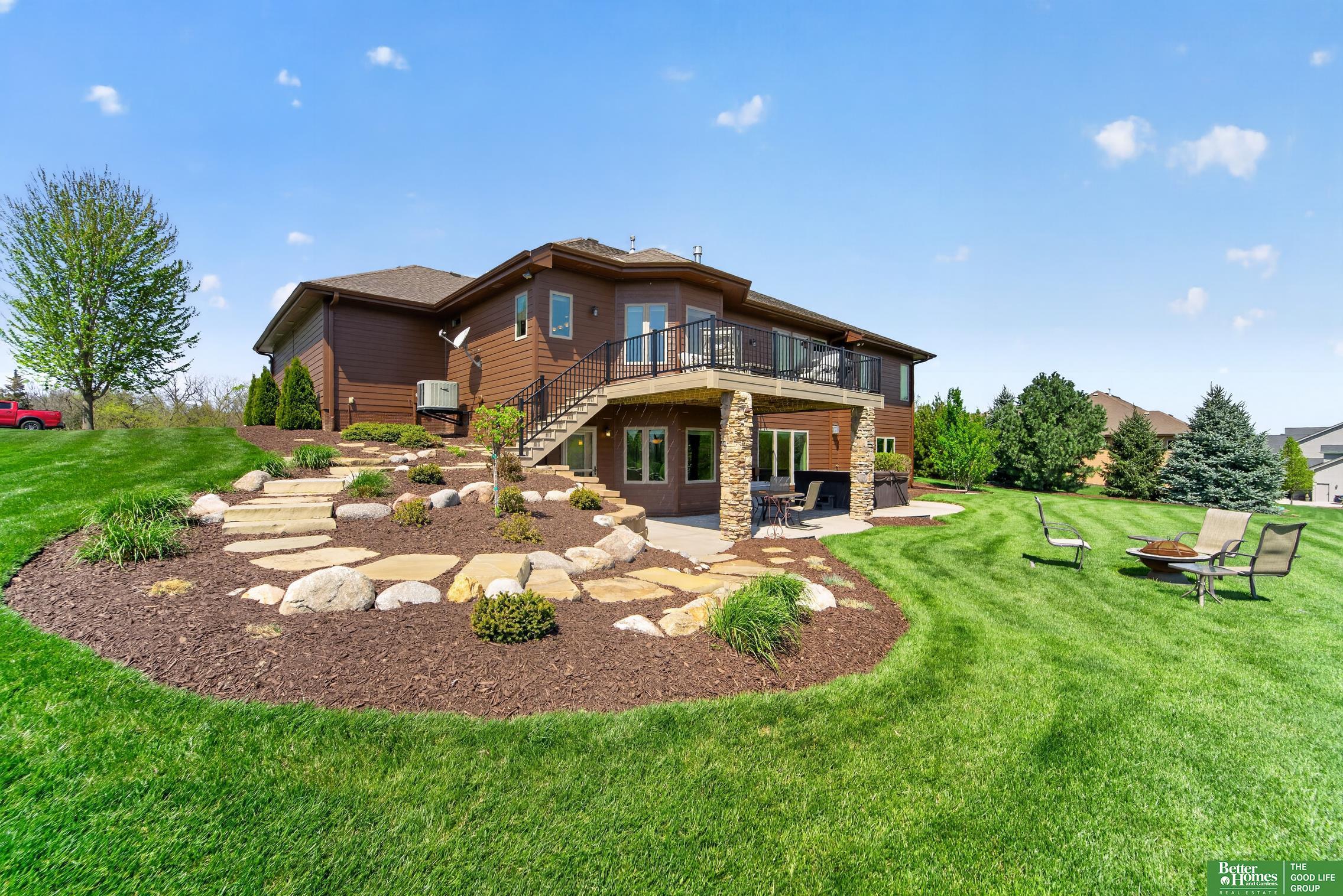 827 Wedgewood Court