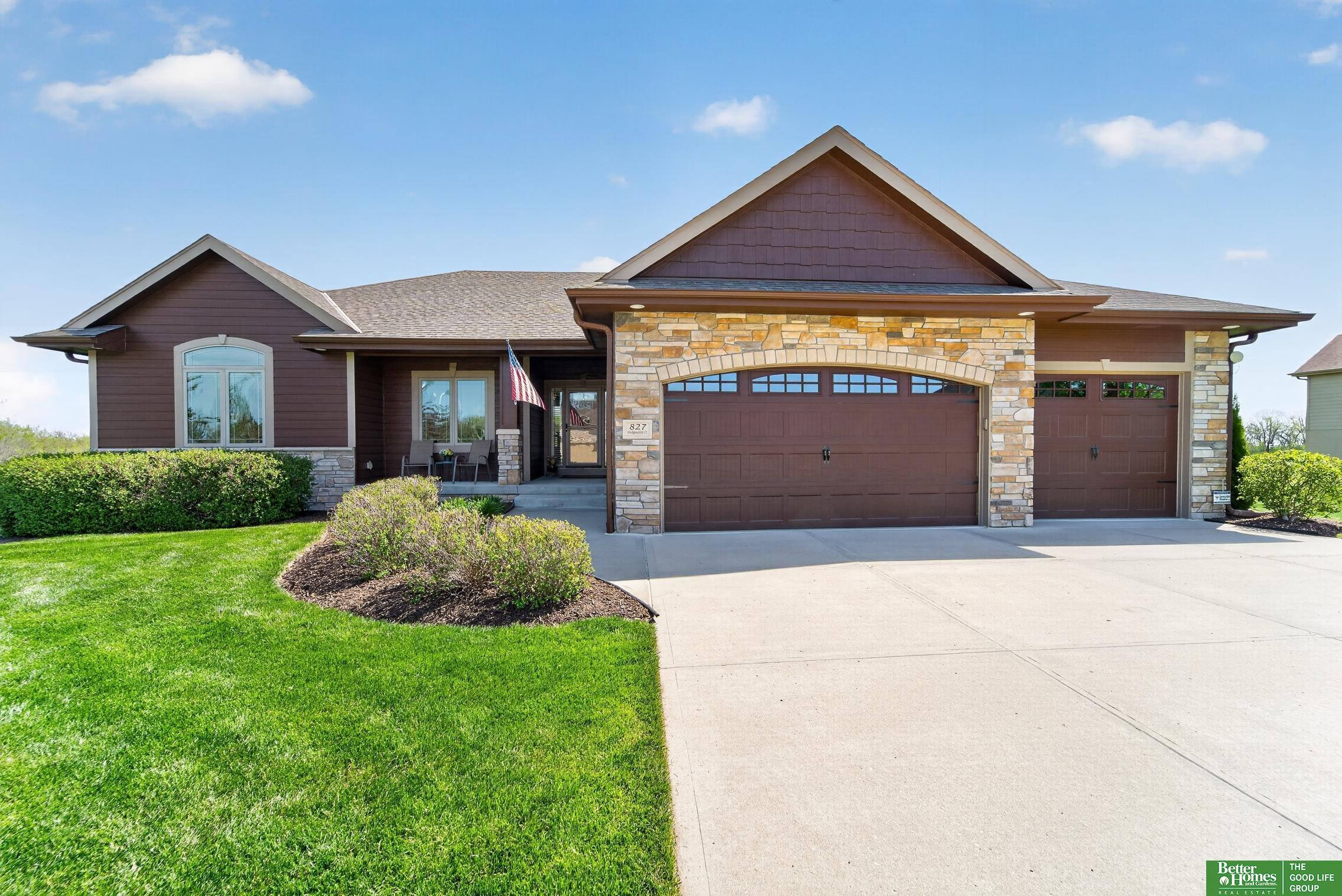 827 Wedgewood Court