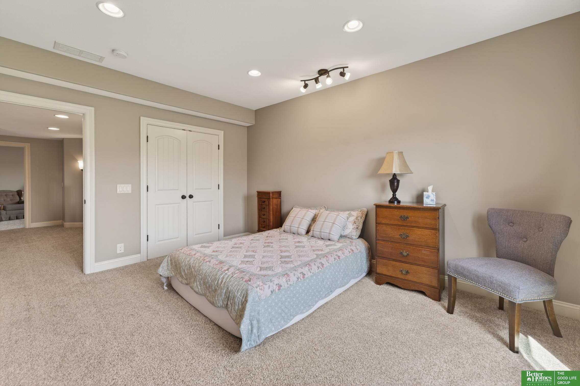 827 Wedgewood Court