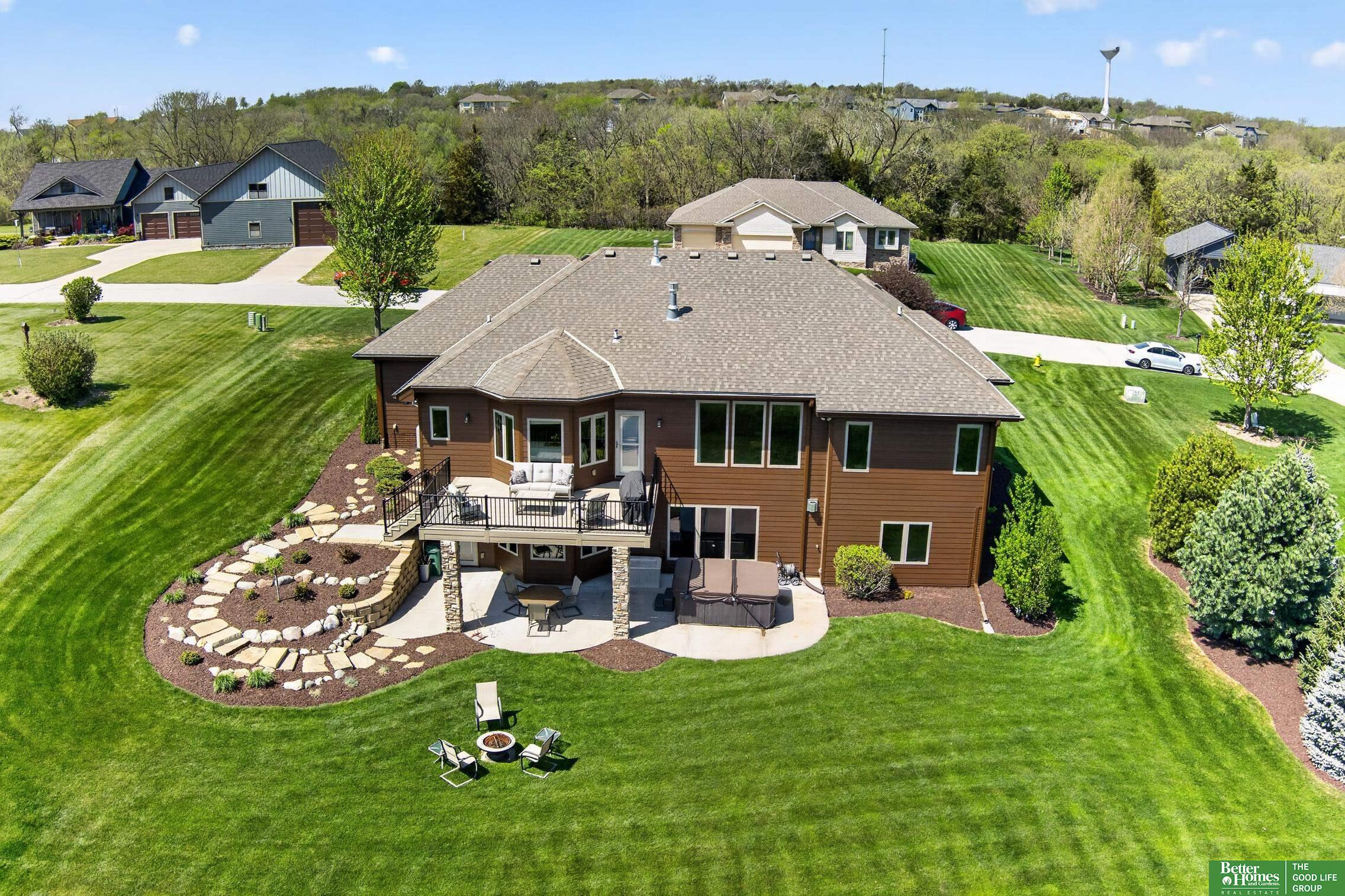827 Wedgewood Court