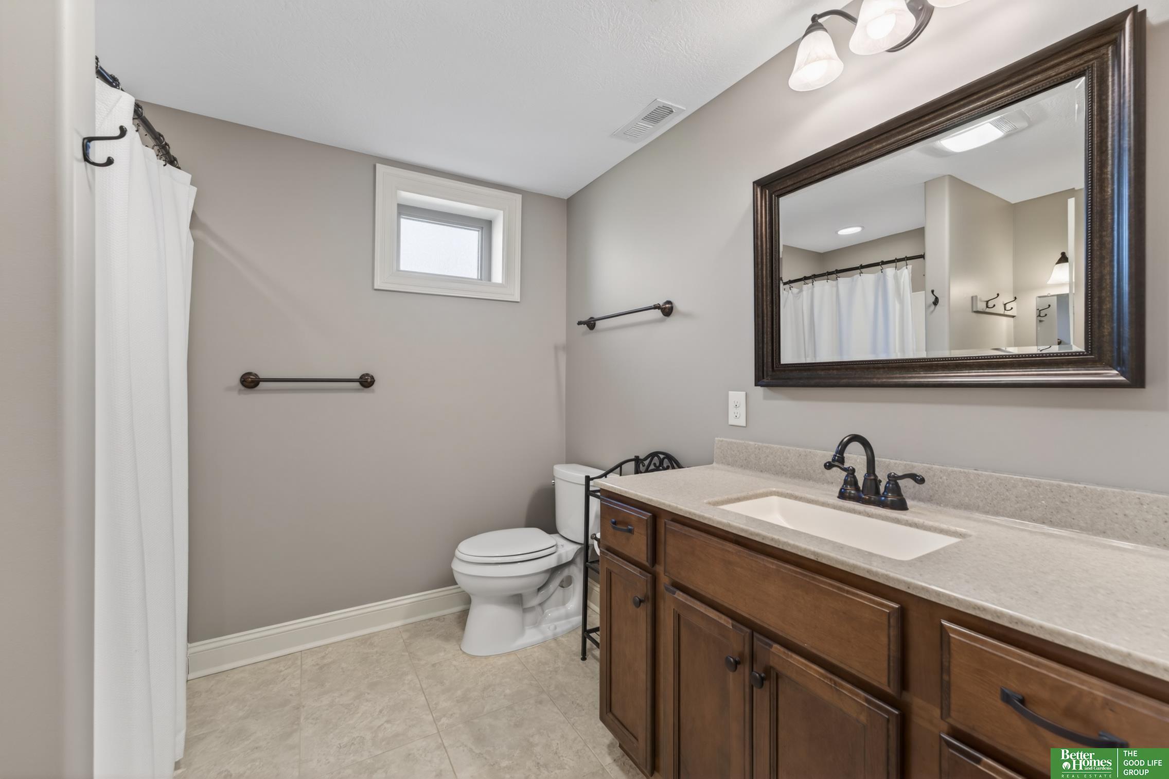 827 Wedgewood Court