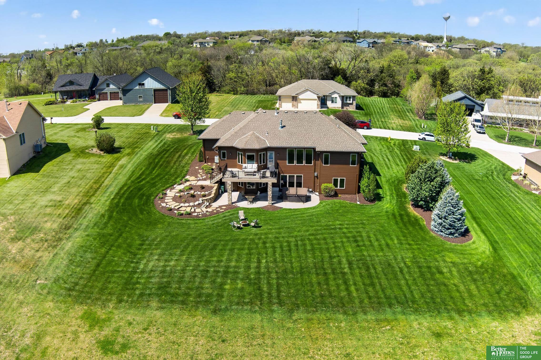 827 Wedgewood Court