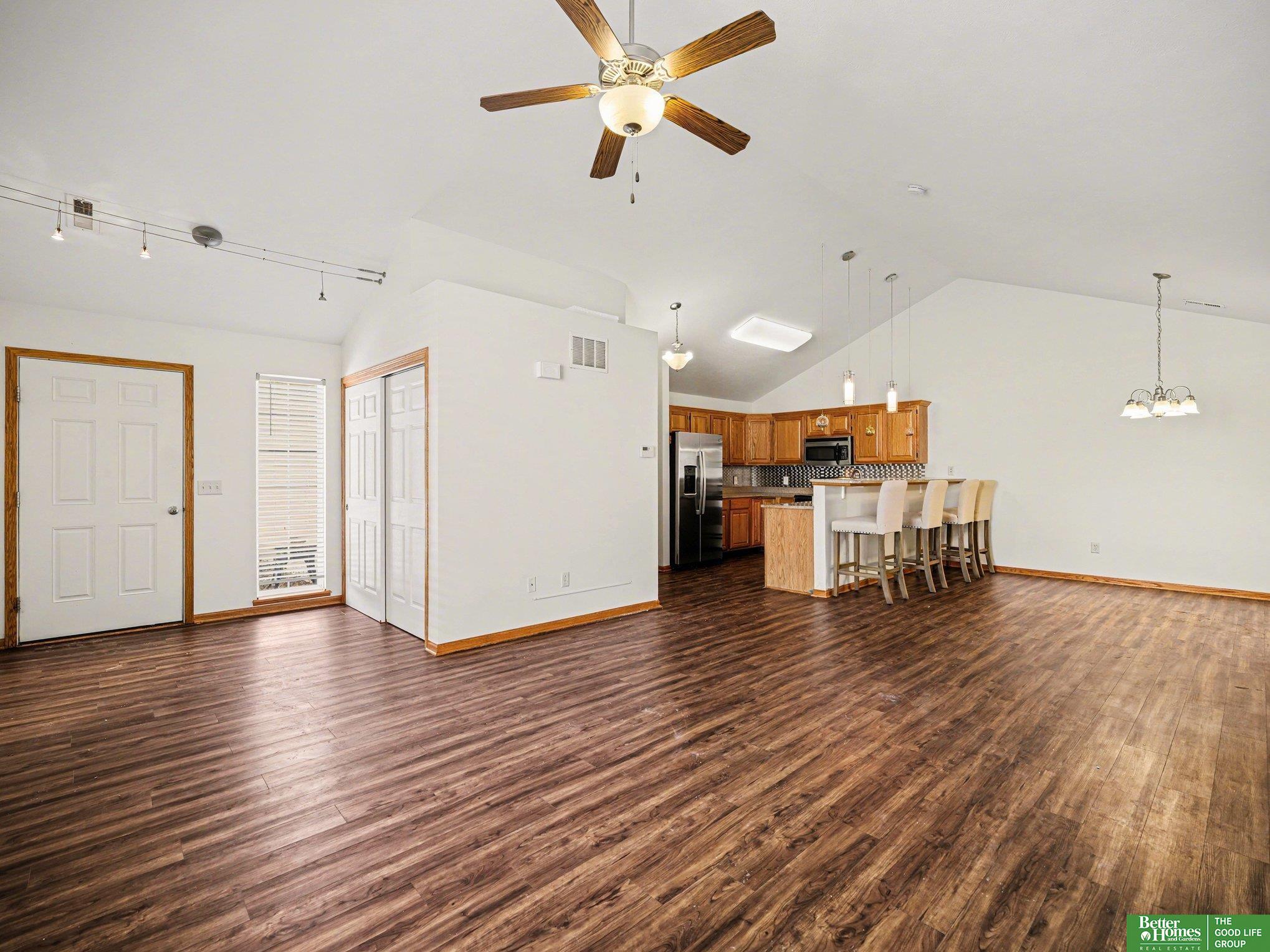 1832 N 175 Plaza