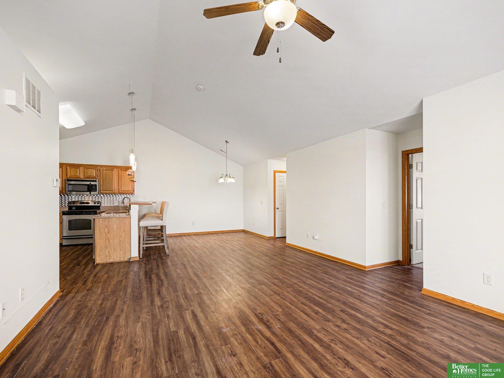 1832 N 175 Plaza