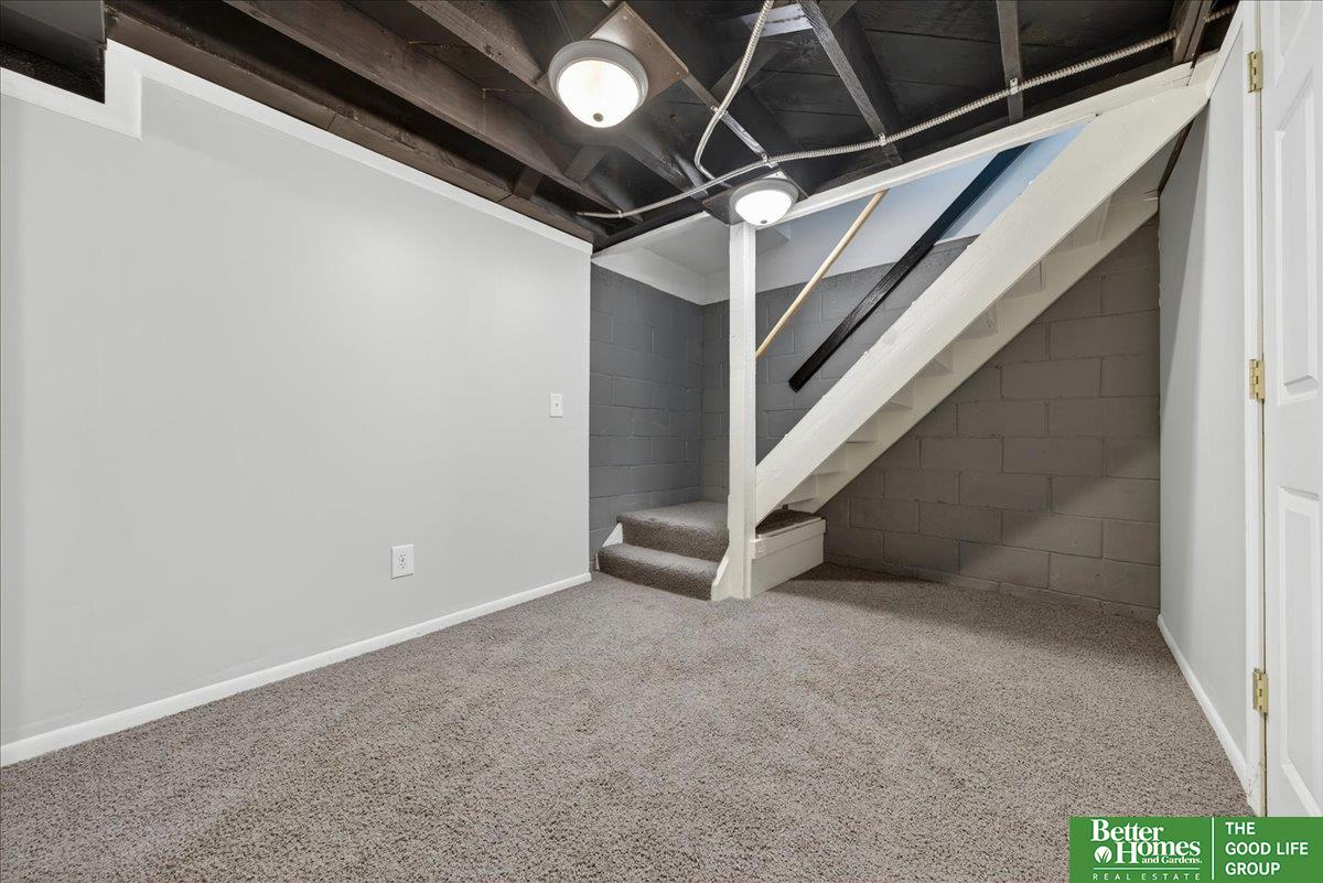 2725 S 42 Street