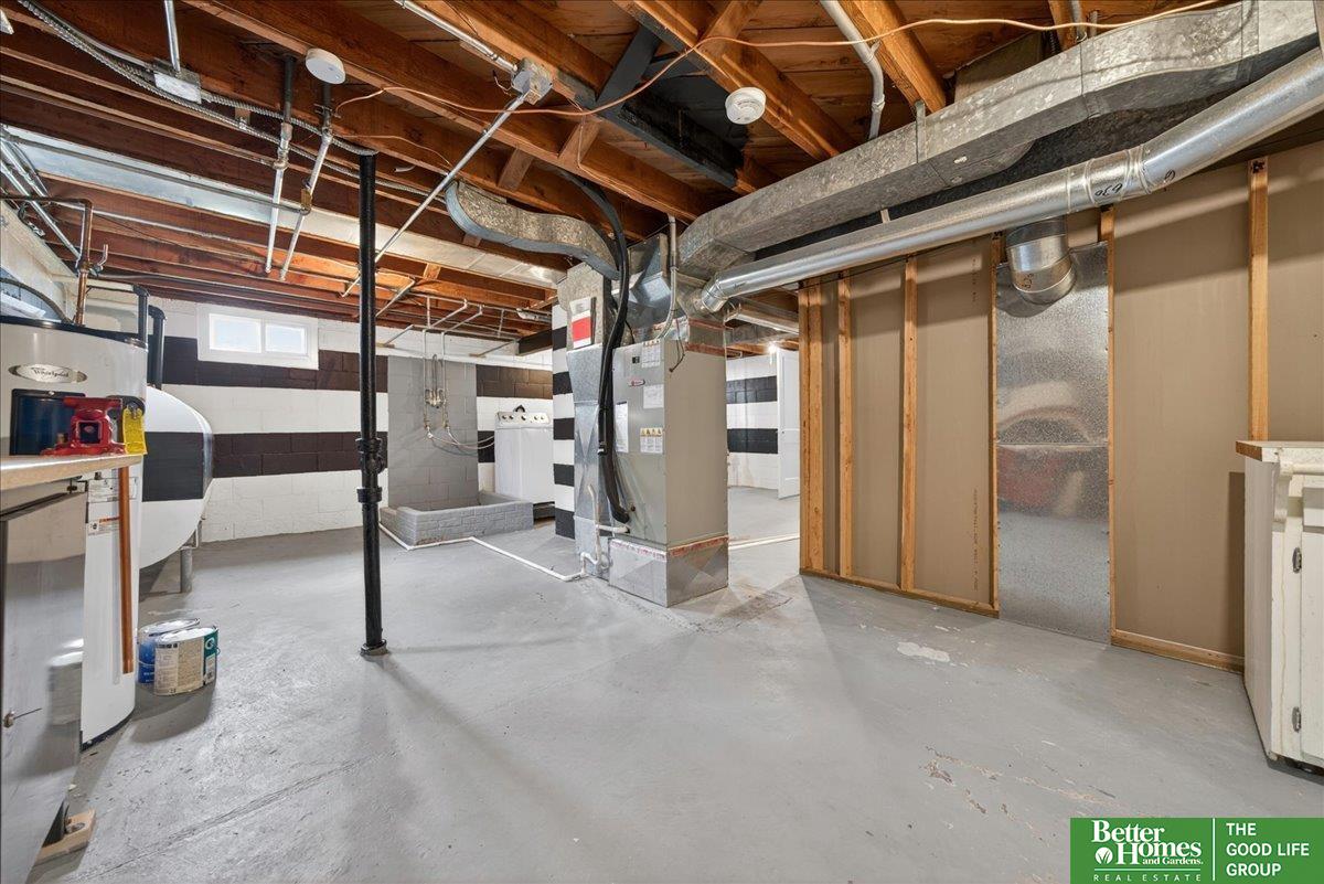 2725 S 42 Street