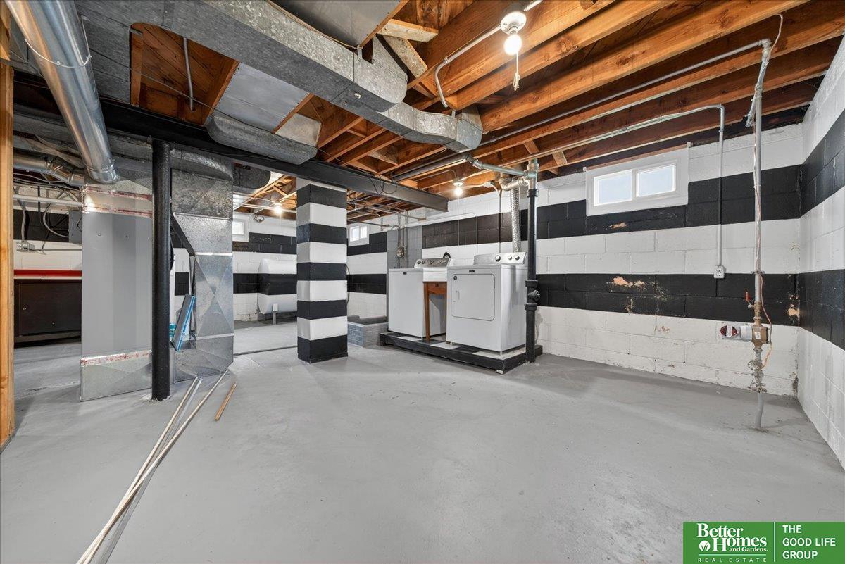 2725 S 42 Street