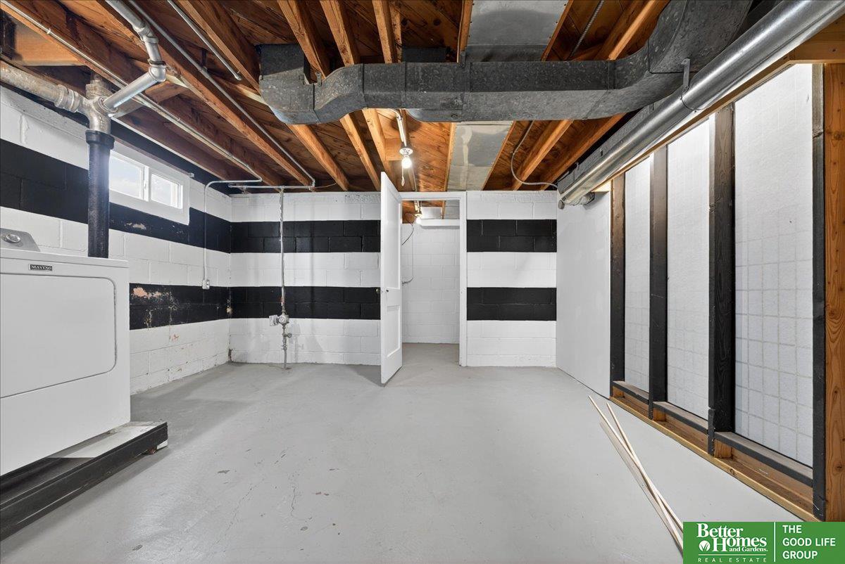 2725 S 42 Street